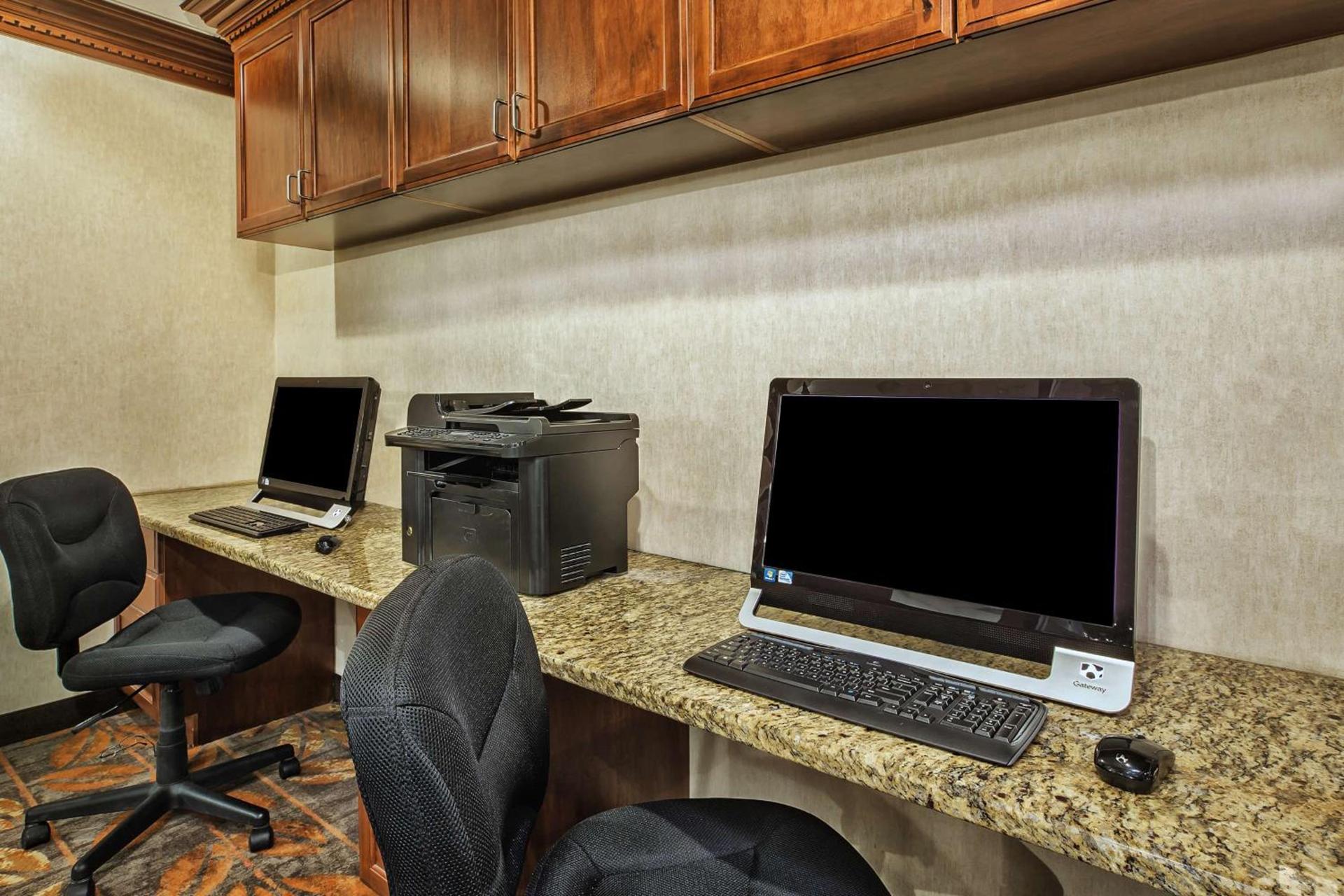 Hampton Inn Detroit/Belleville-Airport Area photo 25