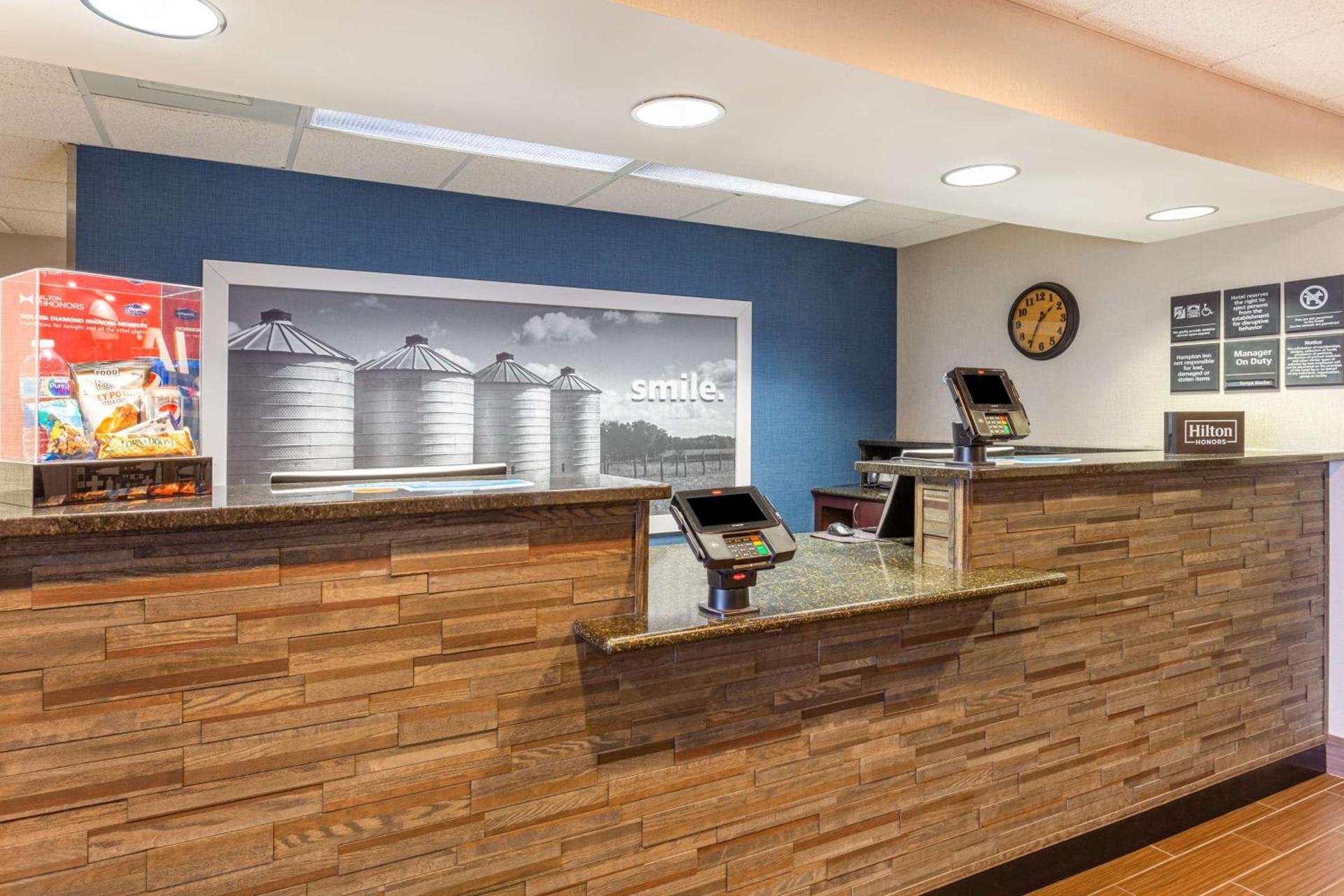 Hampton Inn Eau Claire photo 2