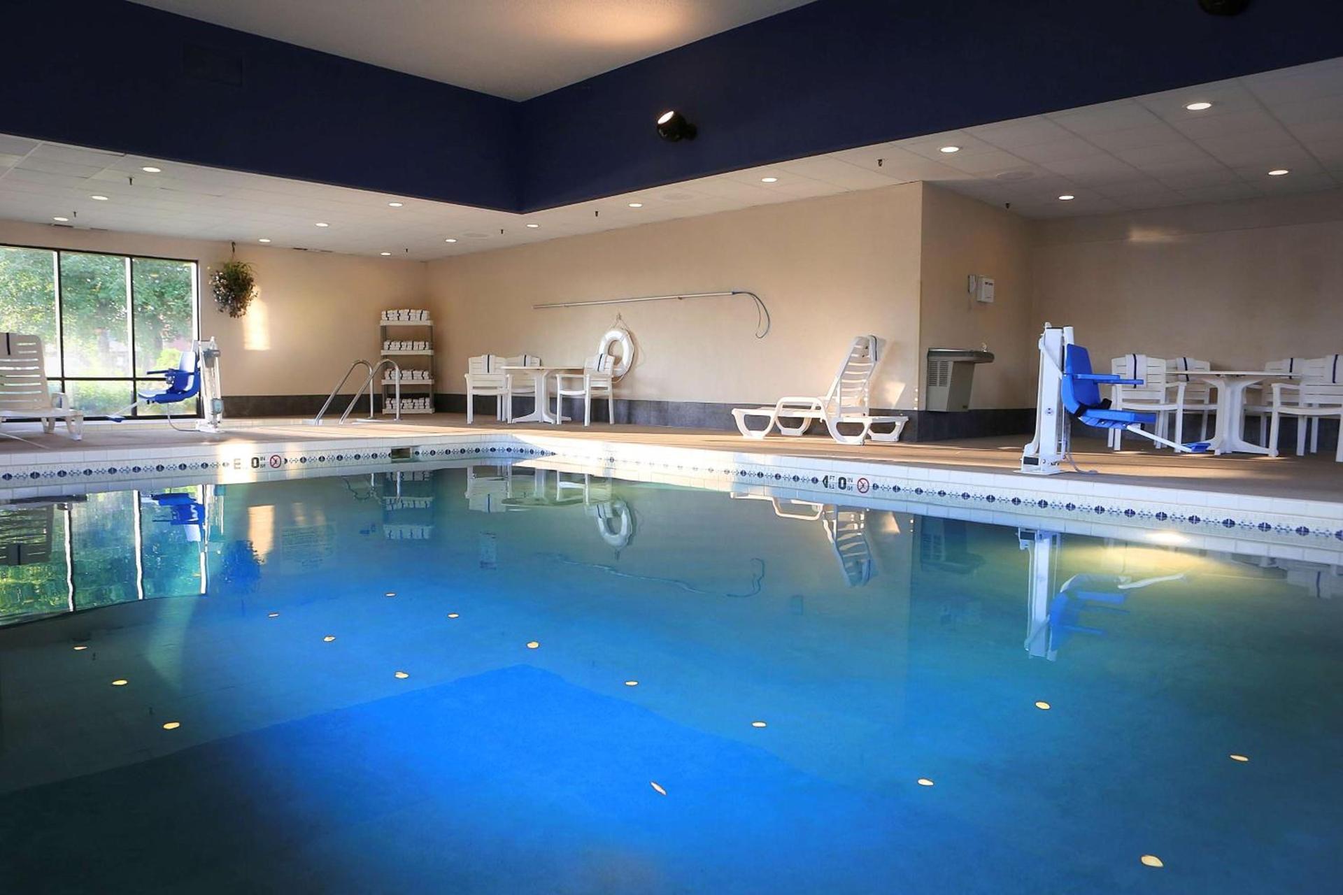 Hampton Inn Eau Claire photo 6