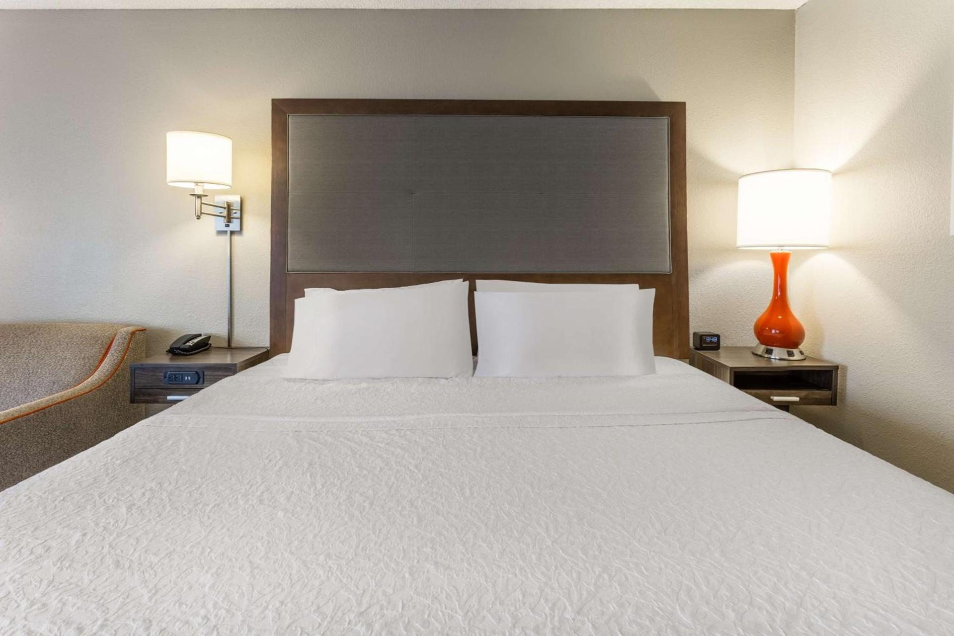 Hampton Inn Eau Claire photo 16