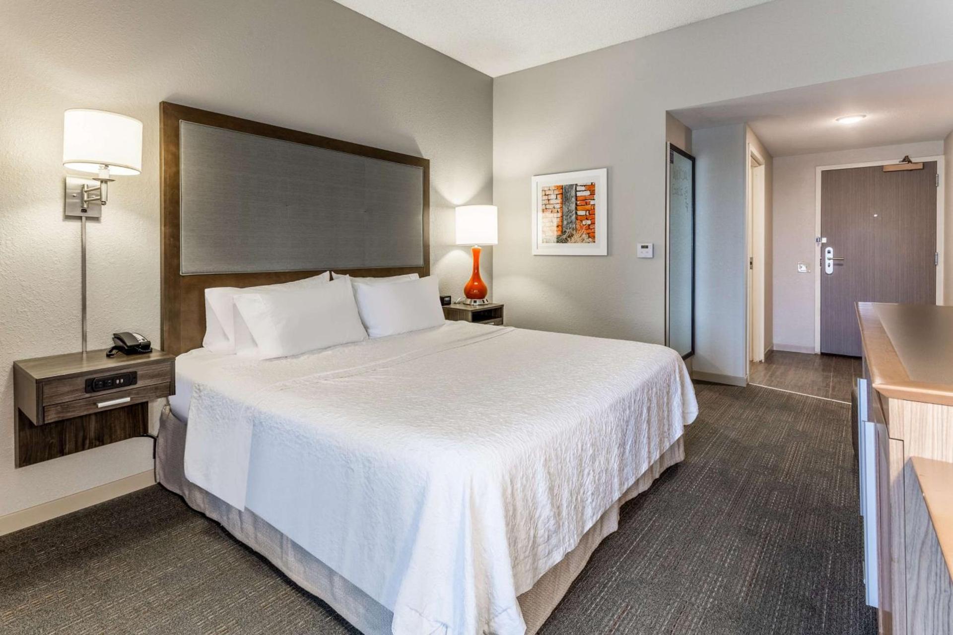 Hampton Inn Eau Claire photo 19