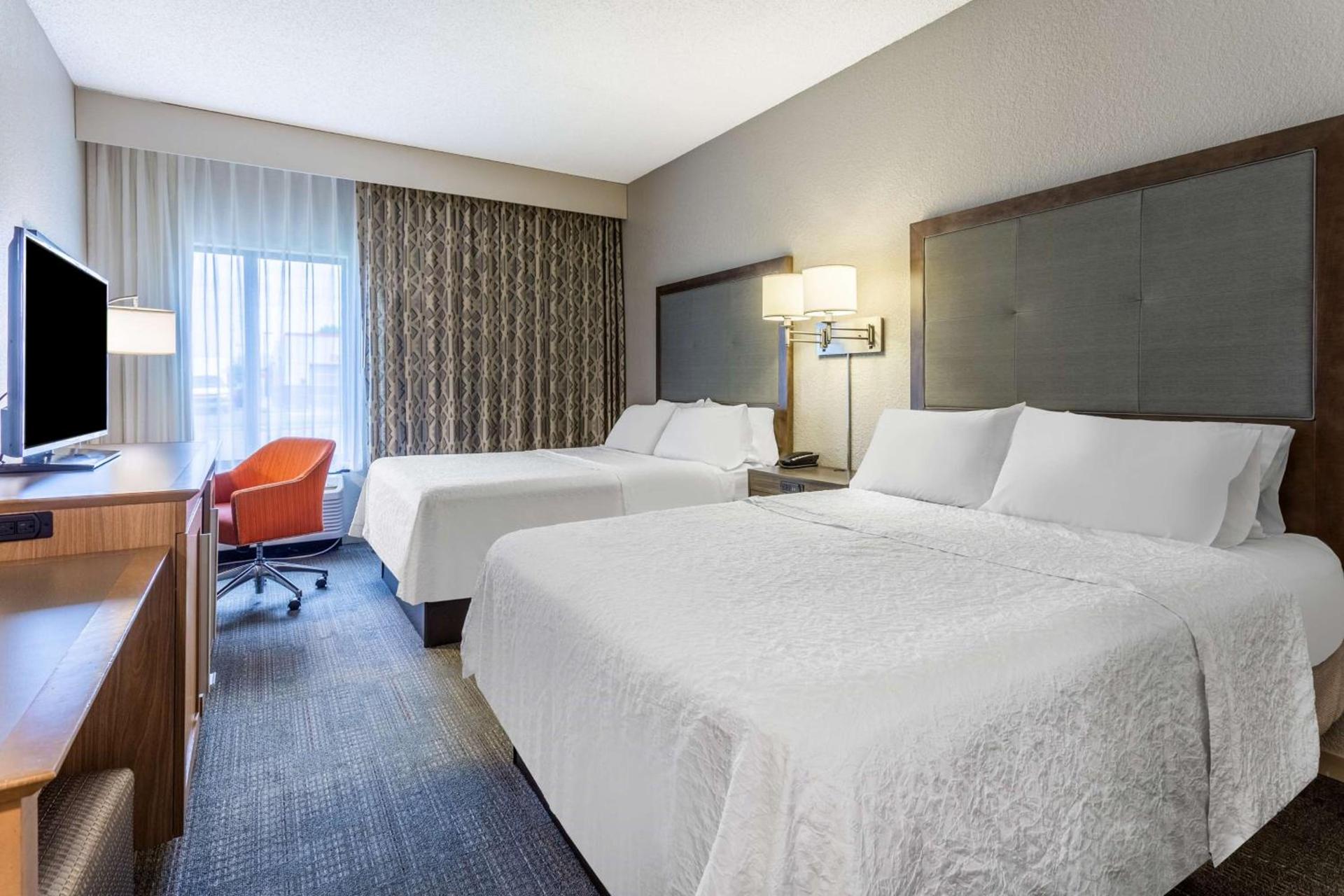 Hampton Inn Eau Claire photo 20