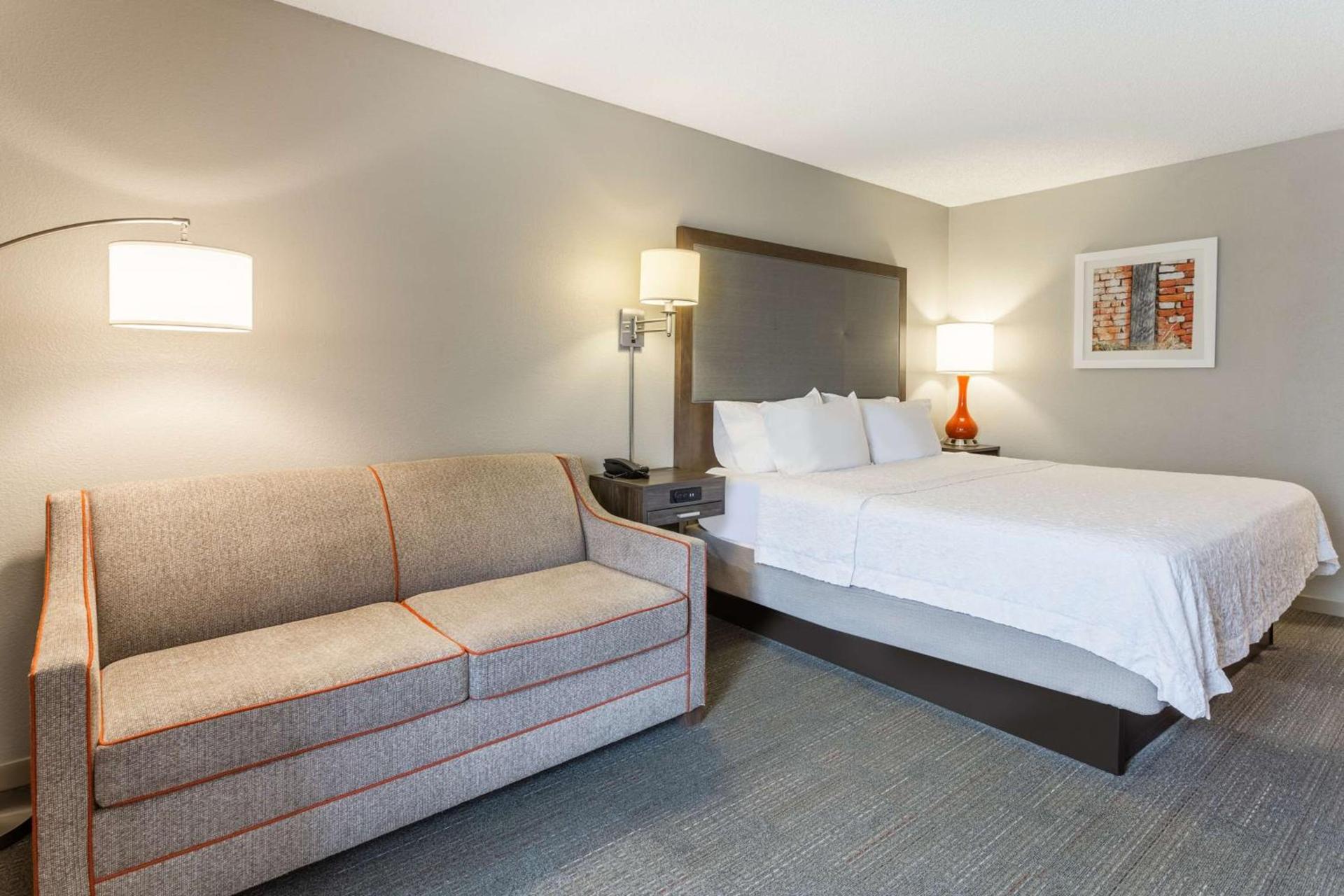 Hampton Inn Eau Claire photo 21