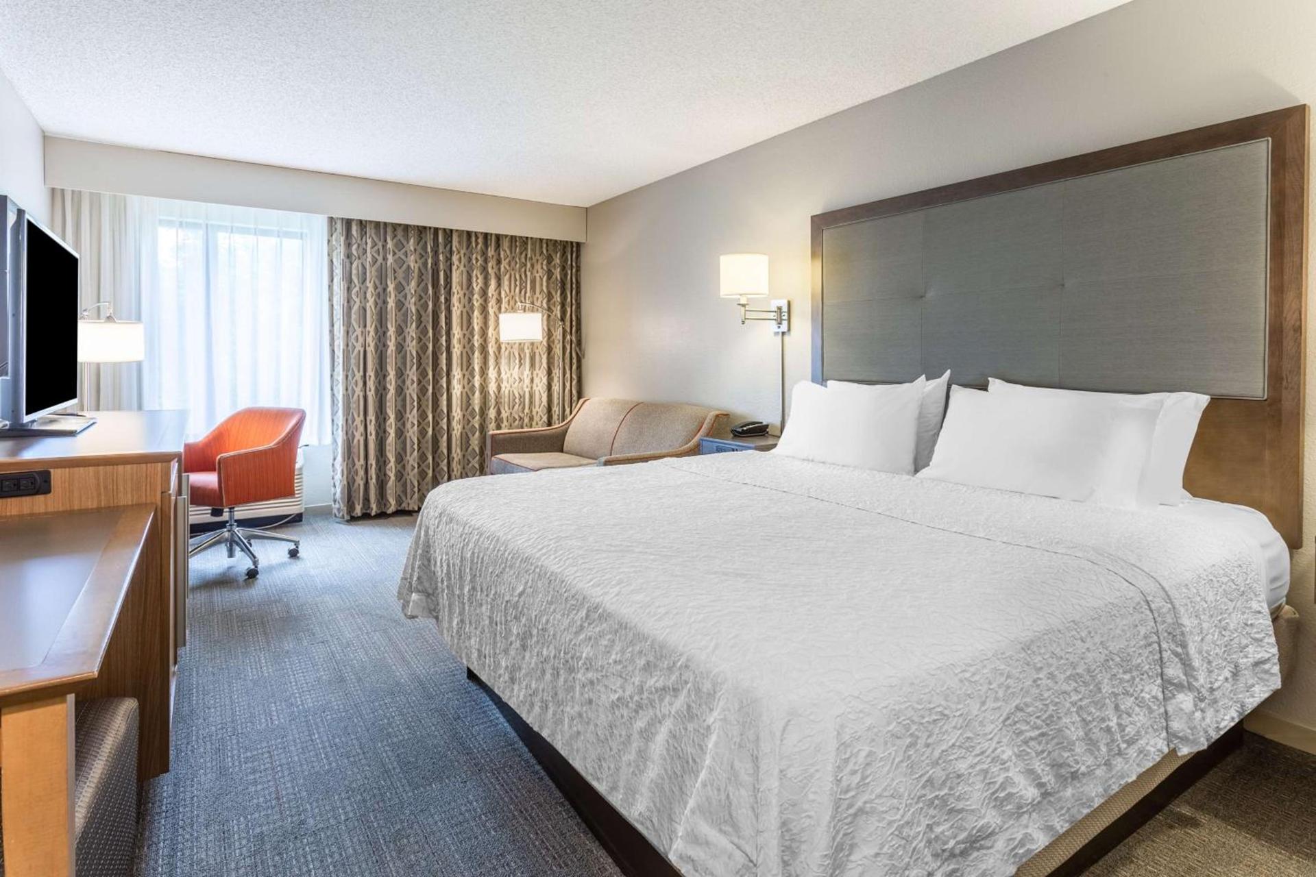 Hampton Inn Eau Claire photo 23