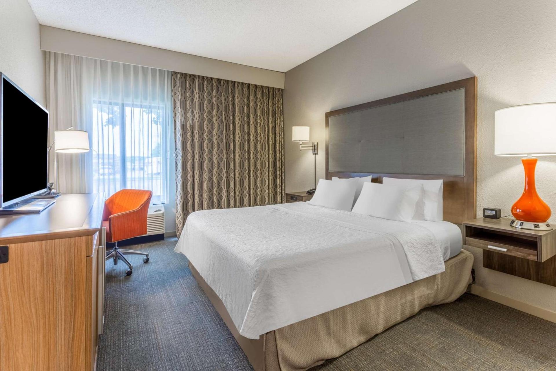 Hampton Inn Eau Claire photo 25