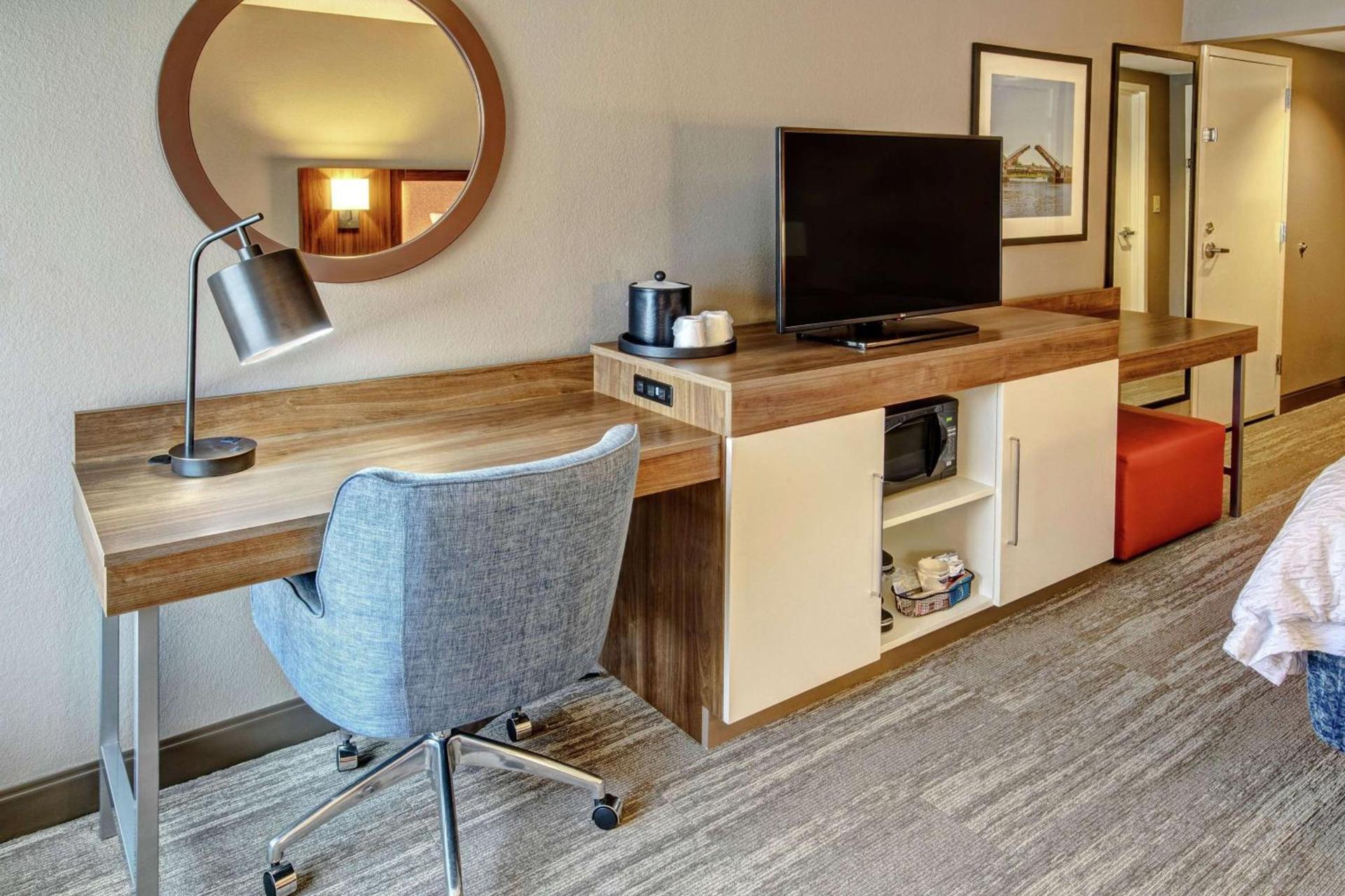 Hampton Inn Elizabeth City photo 15