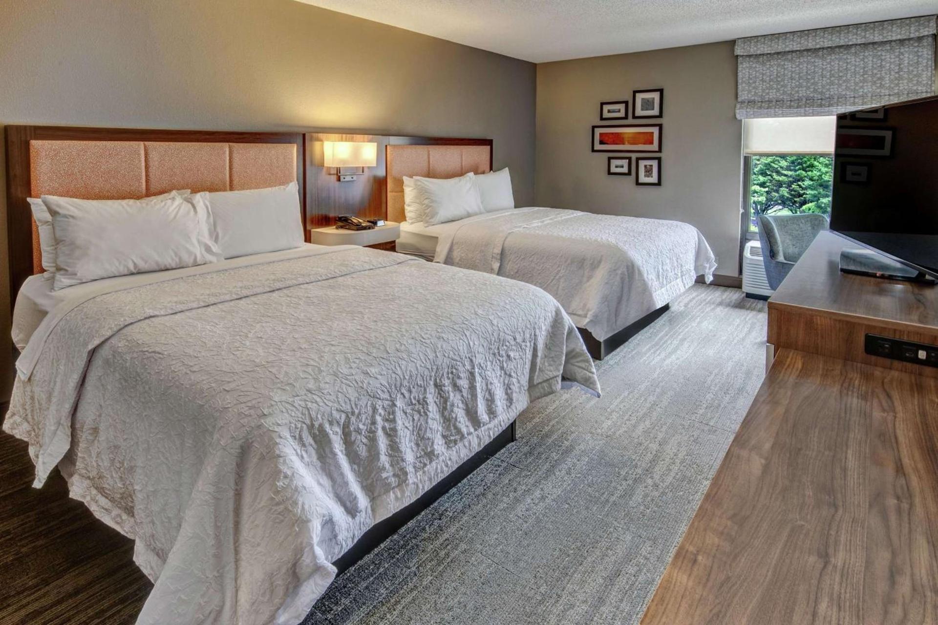 Hampton Inn Elizabeth City photo 16