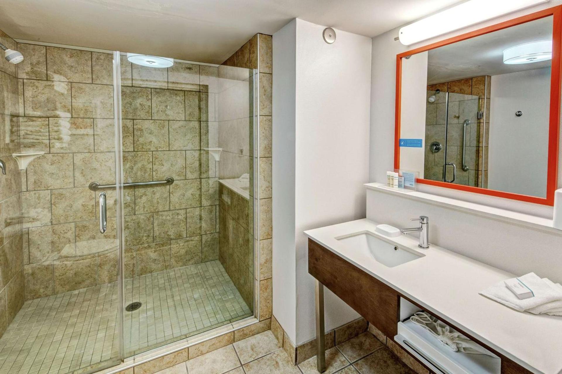 Hampton Inn Elizabeth City photo 18