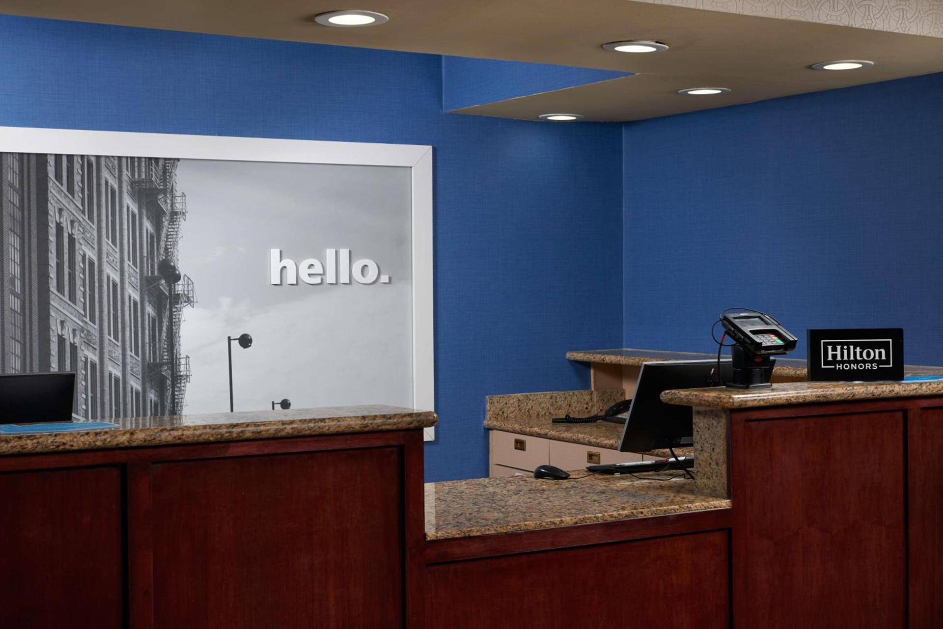 Hampton Inn Eagle Pass photo 3
