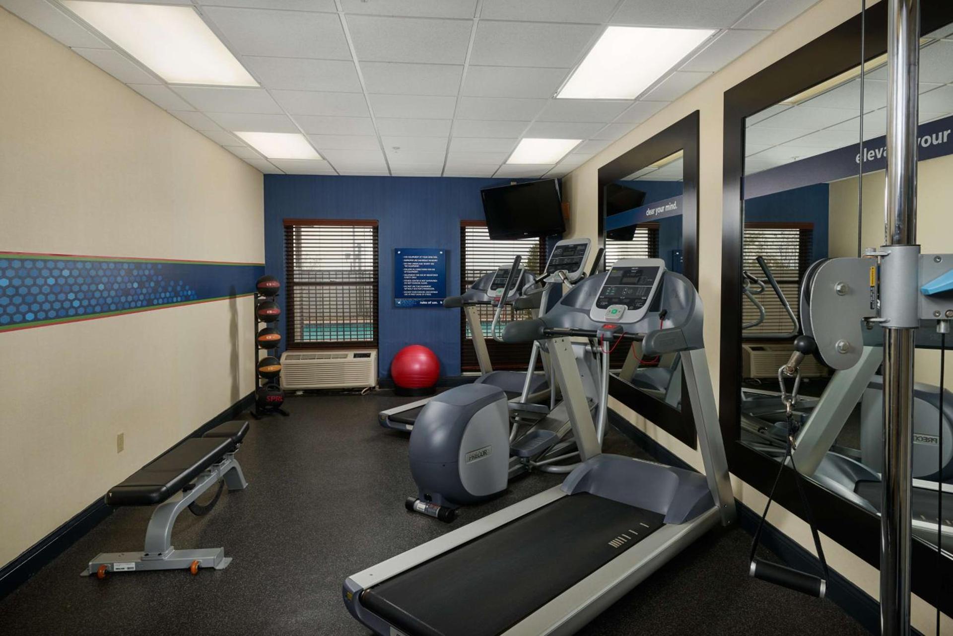 Hampton Inn Eagle Pass photo 10