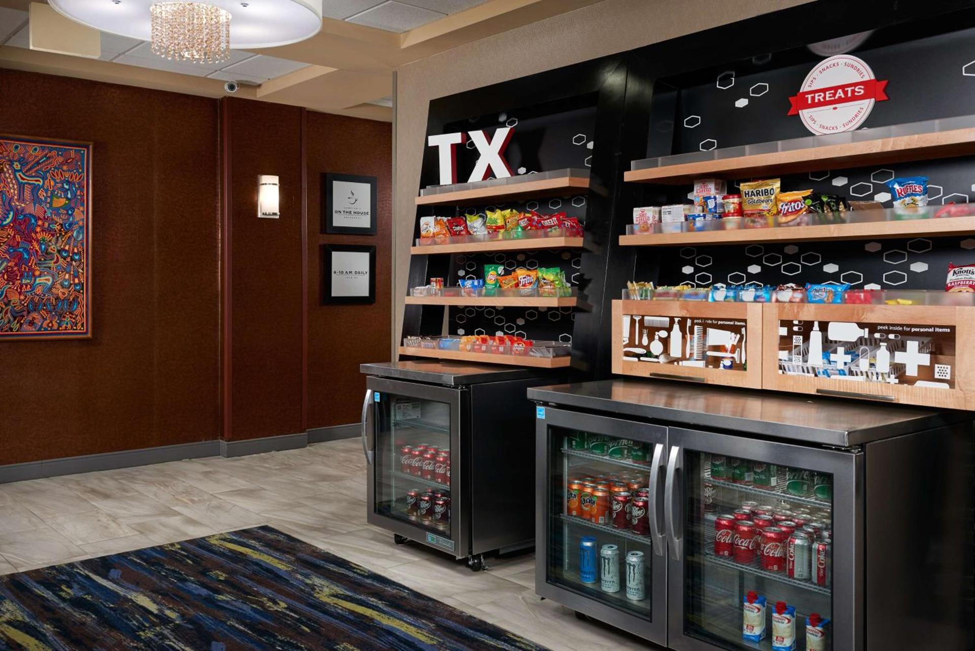 Hampton Inn Eagle Pass photo 9