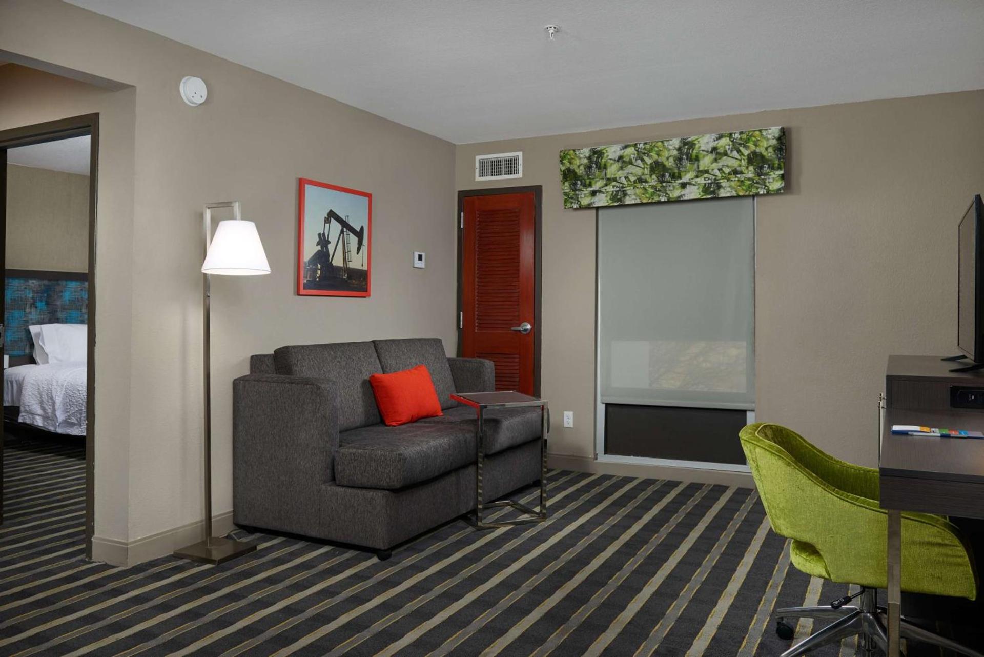 Hampton Inn Eagle Pass photo 21