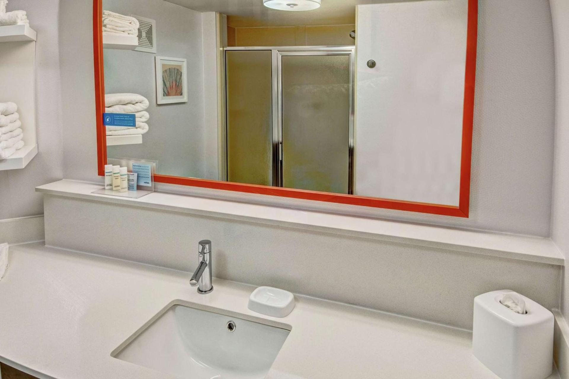 Hampton Inn Elizabeth City photo 24