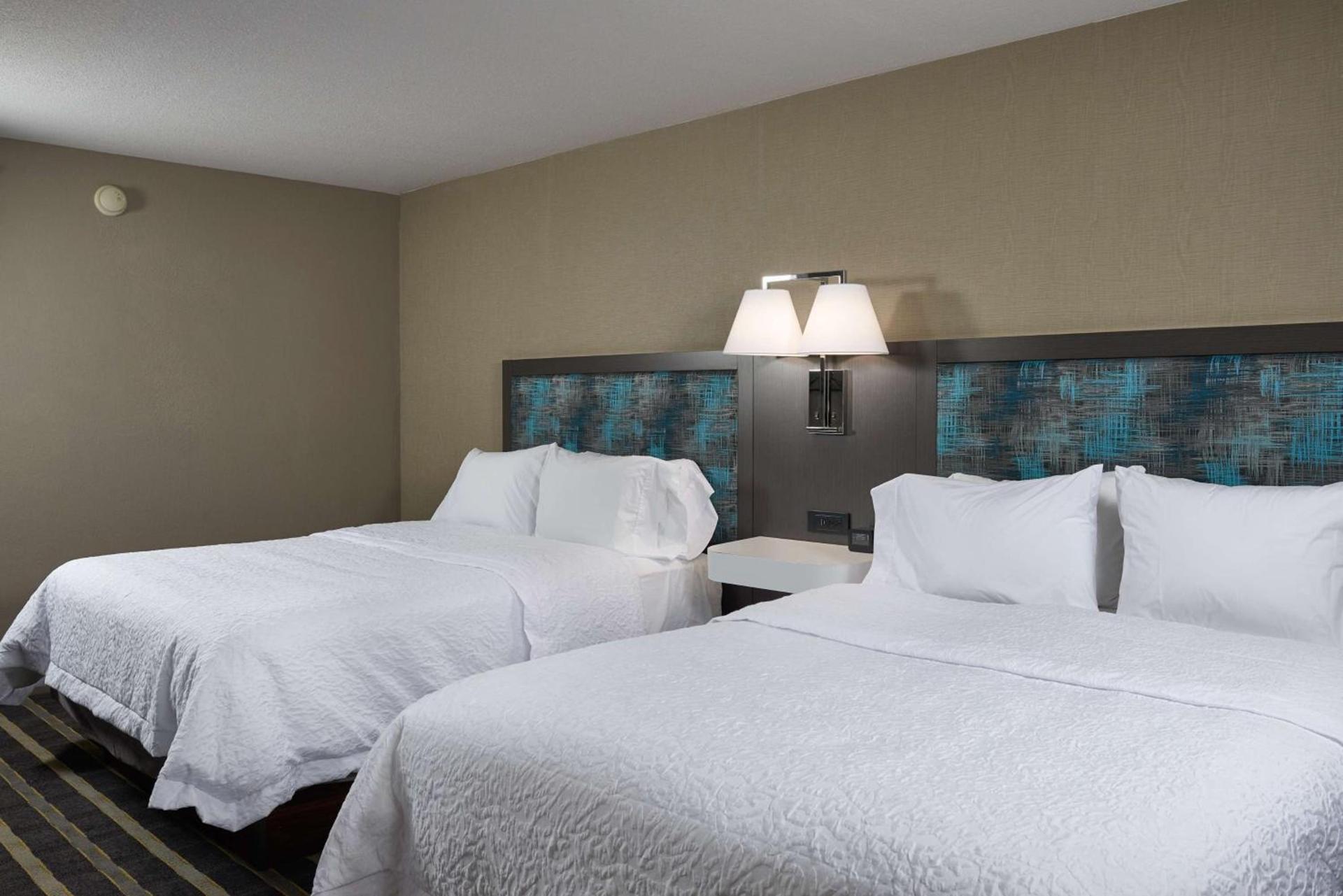 Hampton Inn Eagle Pass photo 26