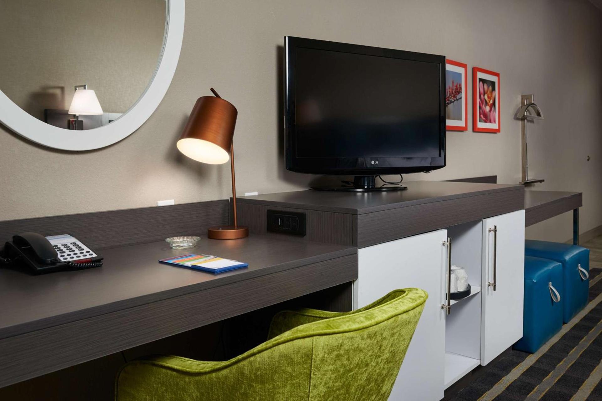Hampton Inn Eagle Pass photo 31