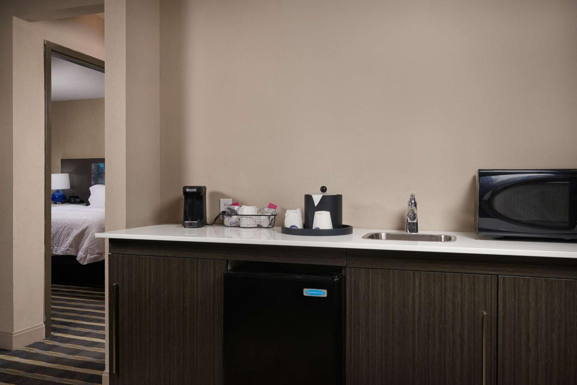 Hampton Inn Eagle Pass photo 33
