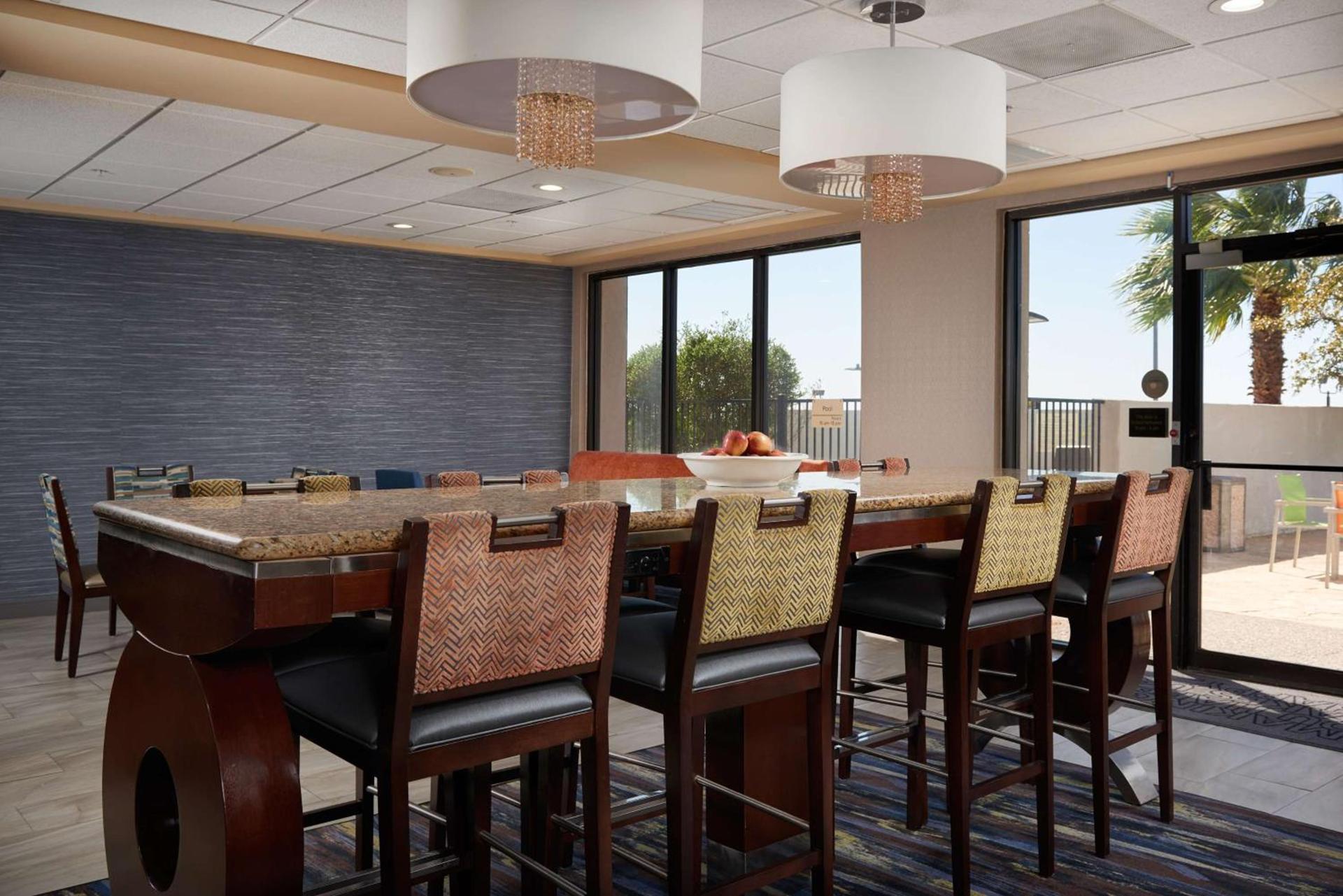 Hampton Inn Eagle Pass photo 5