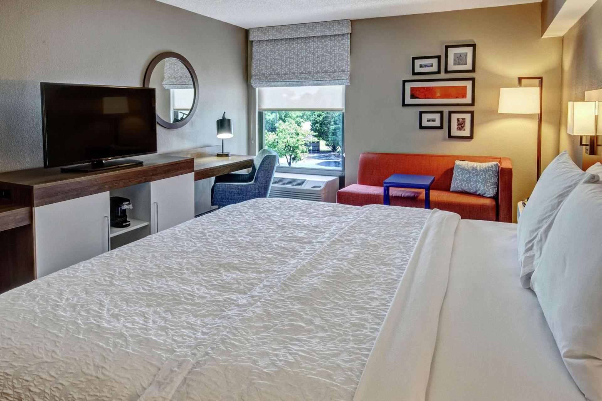 Hampton Inn Elizabeth City photo 31