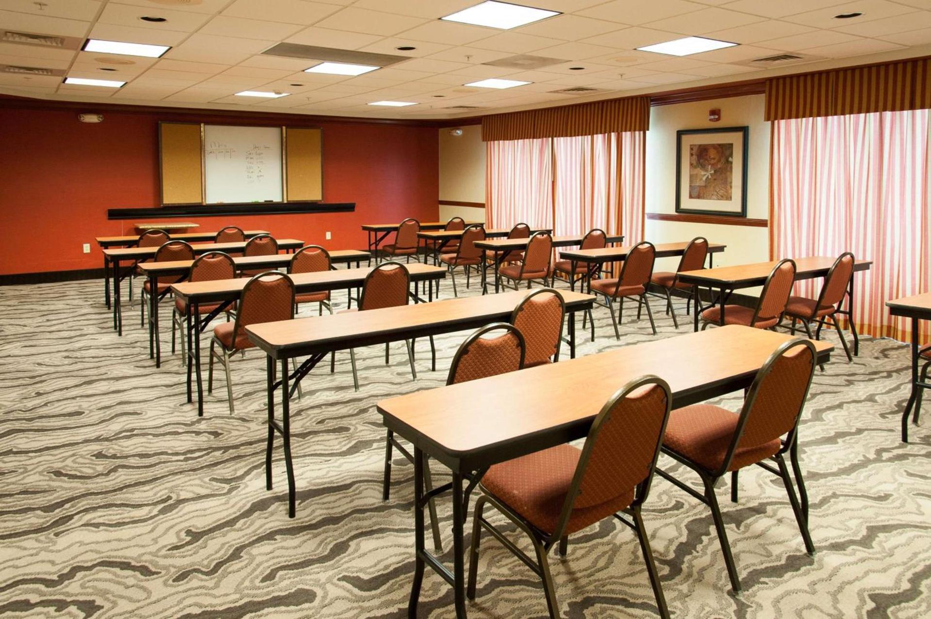 Hampton Inn Enterprise photo 24