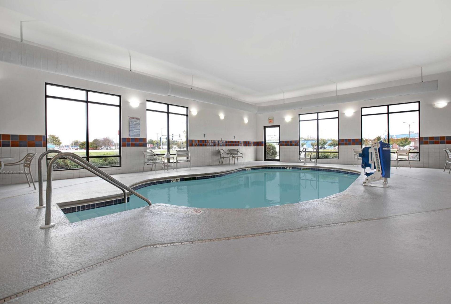 Hampton Inn Keokuk photo 5