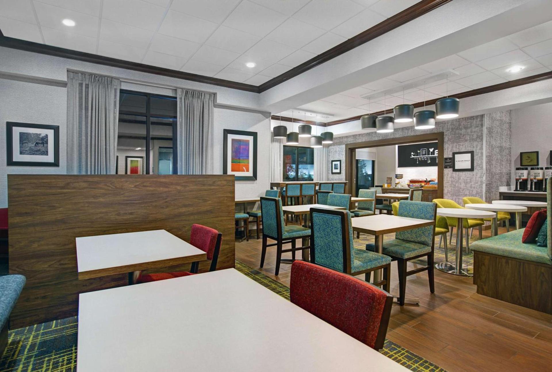 Hampton Inn Keokuk photo 10