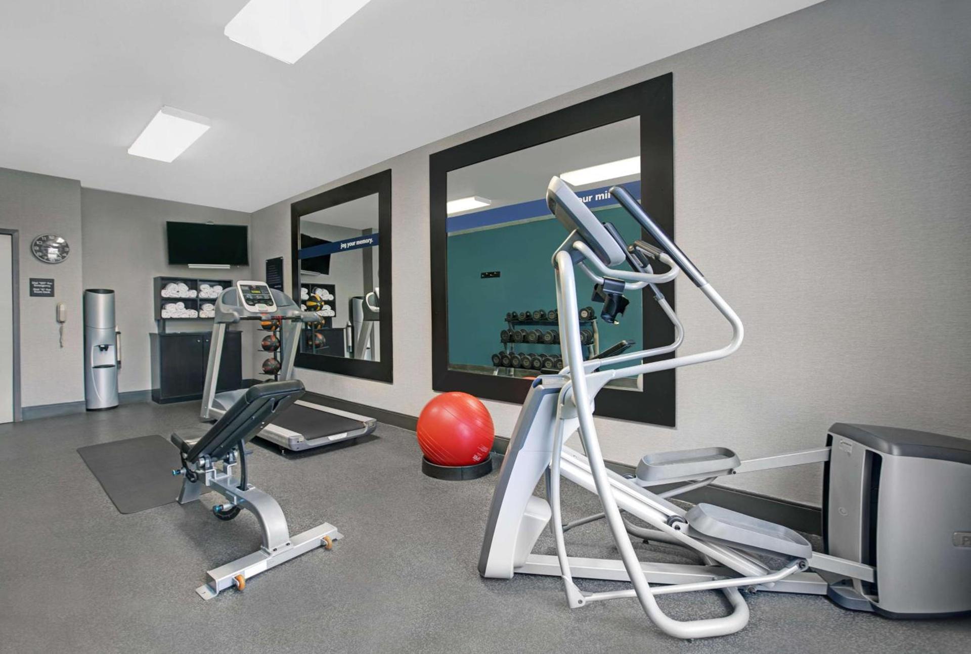 Hampton Inn Keokuk photo 12