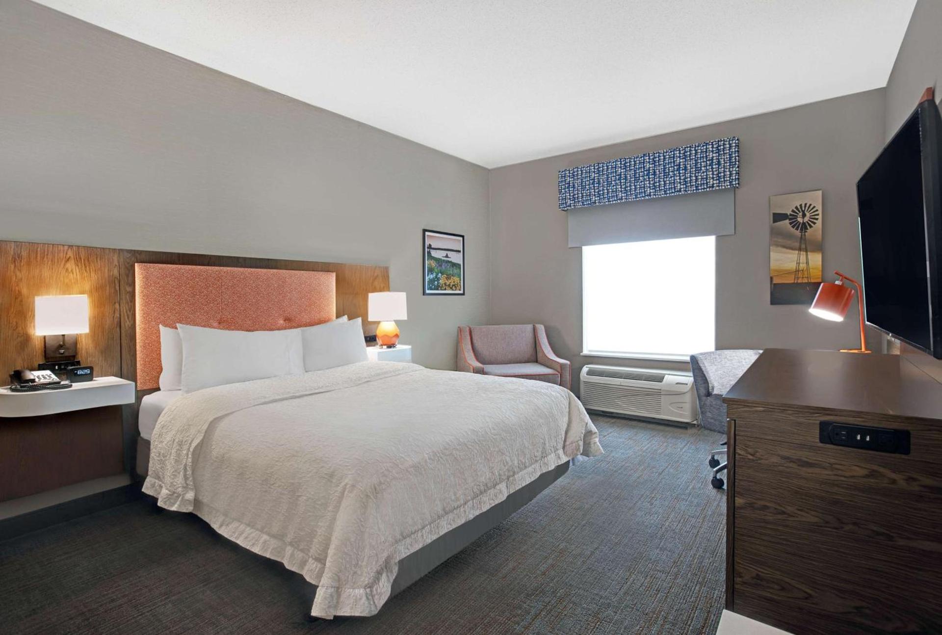 Hampton Inn Keokuk photo 23