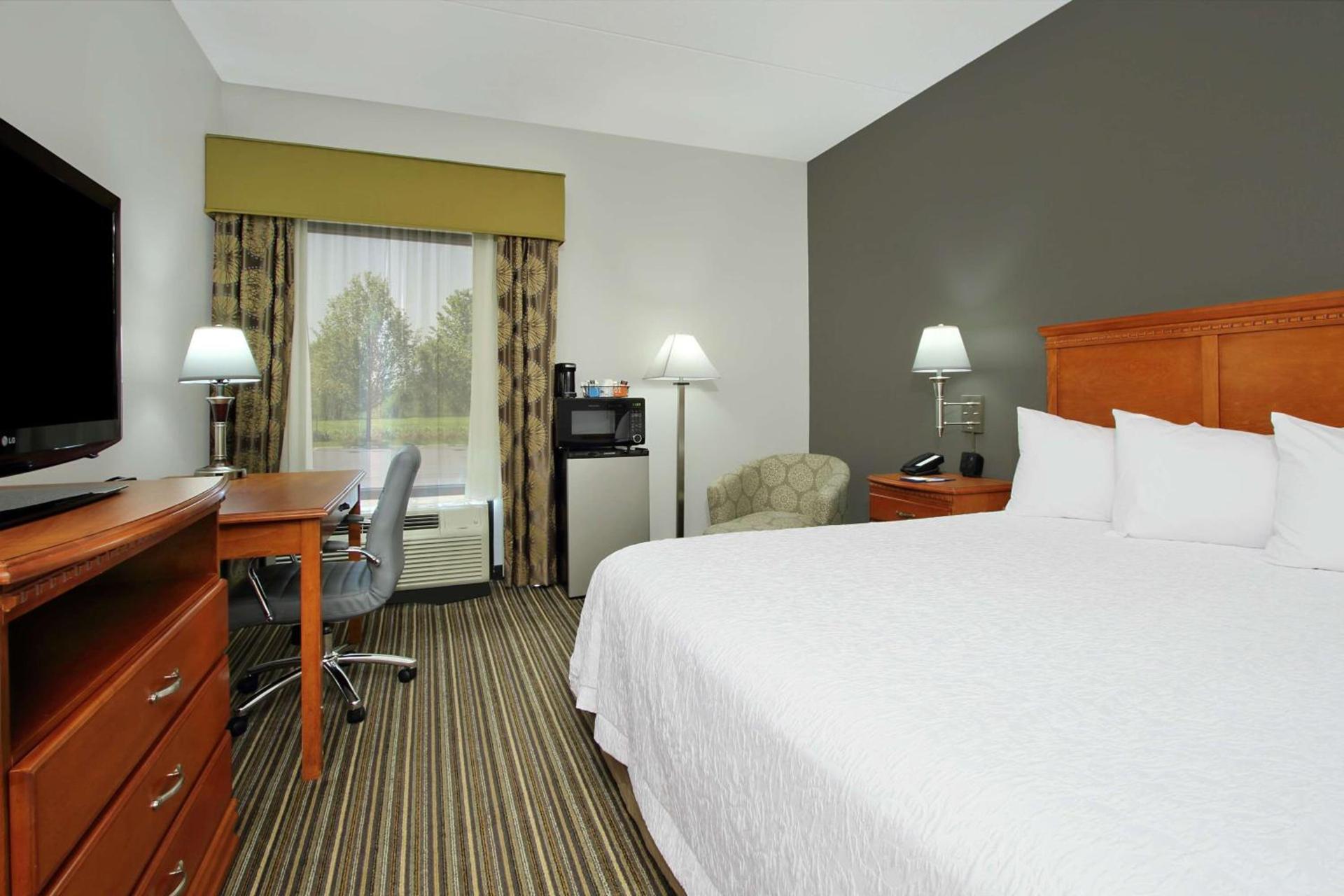 Hampton Inn Ashtabula photo 20