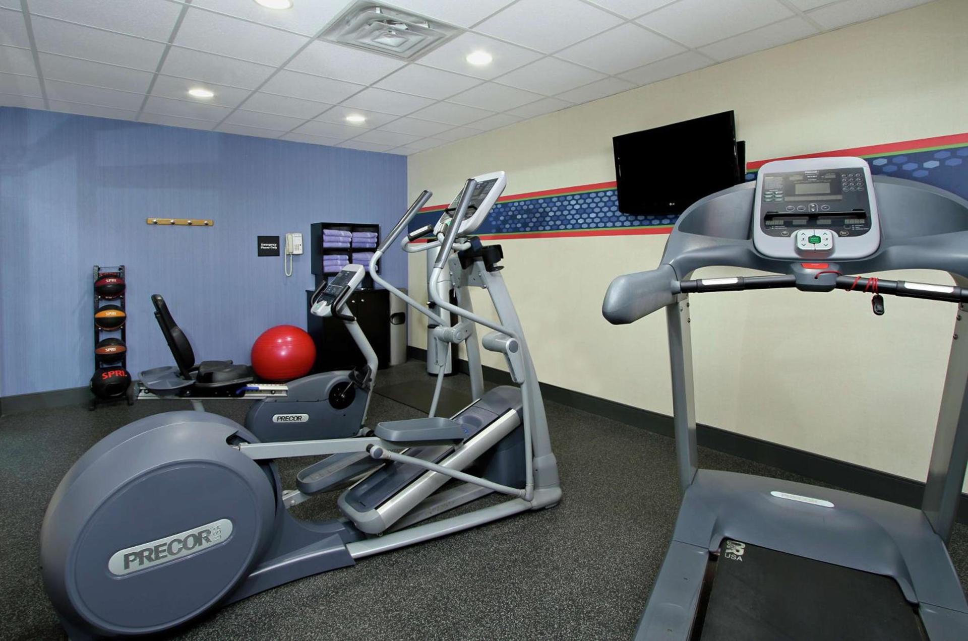 Hampton Inn Ashtabula photo 16