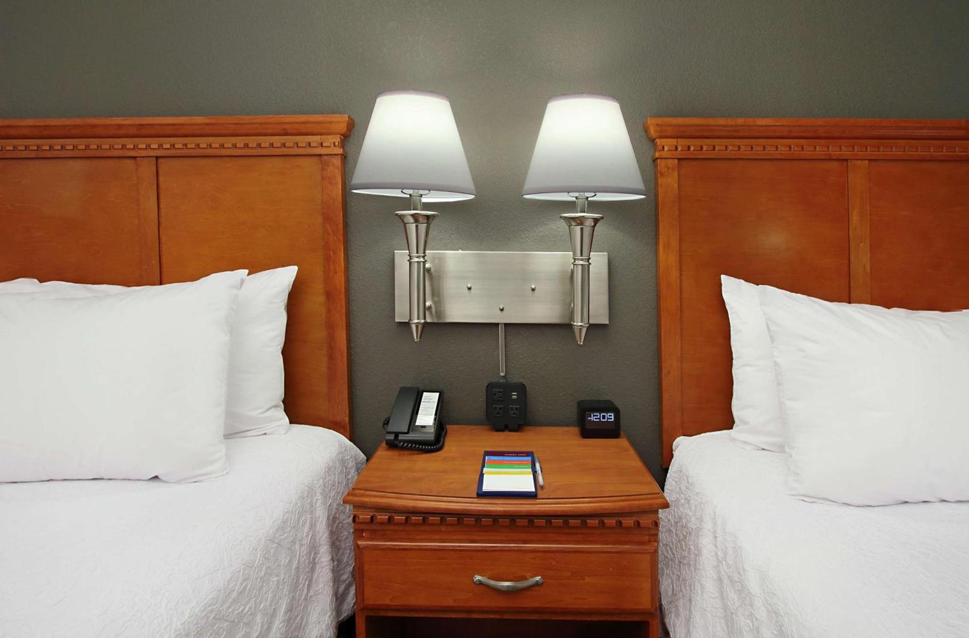 Hampton Inn Ashtabula photo 24
