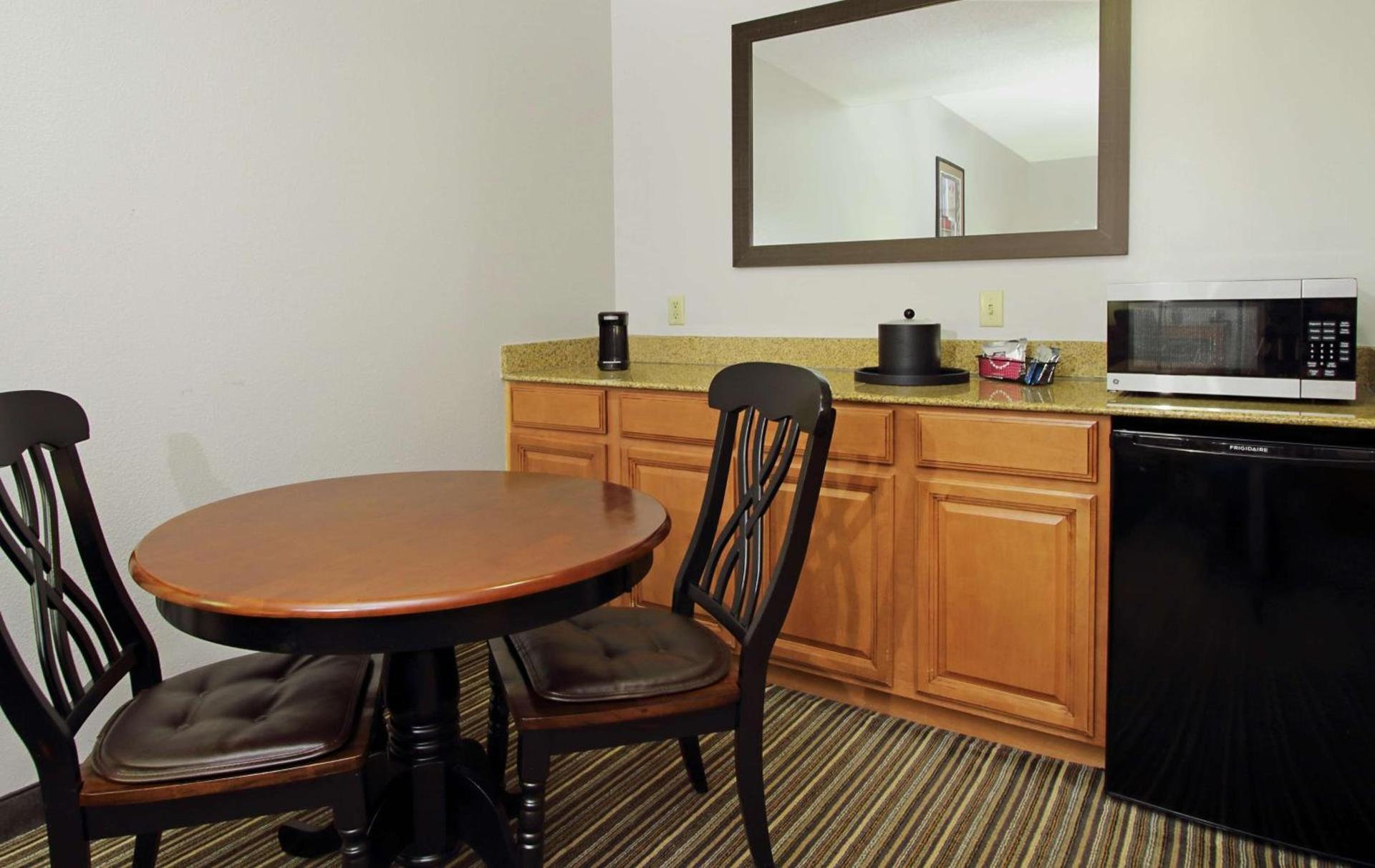 Hampton Inn Ashtabula photo 28