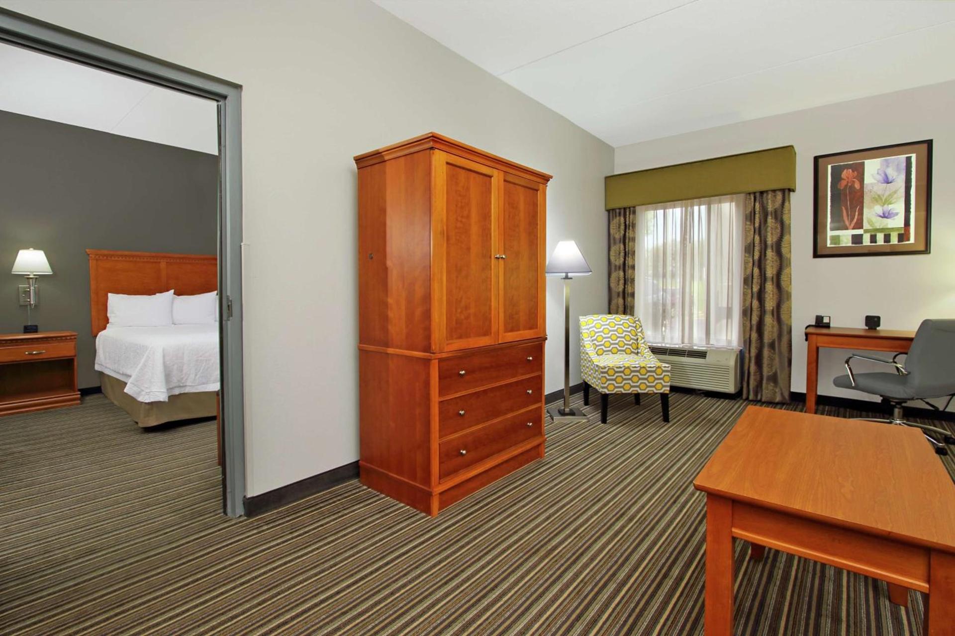 Hampton Inn Ashtabula photo 31