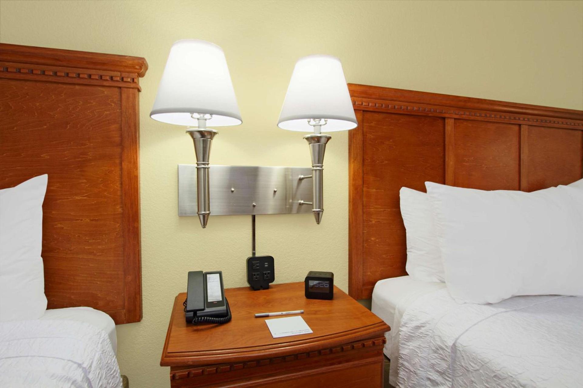 Hampton Inn Ashtabula photo 32