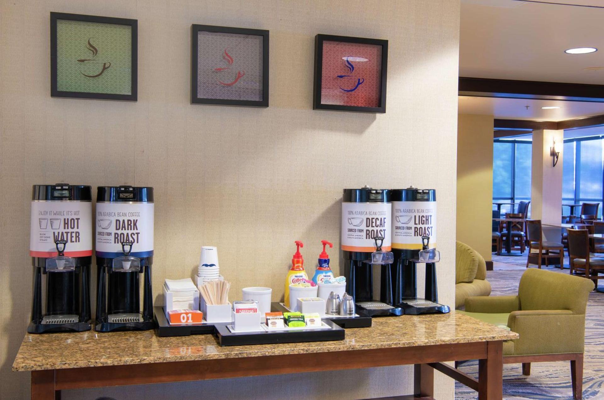 Hampton Inn Erie-South photo 5