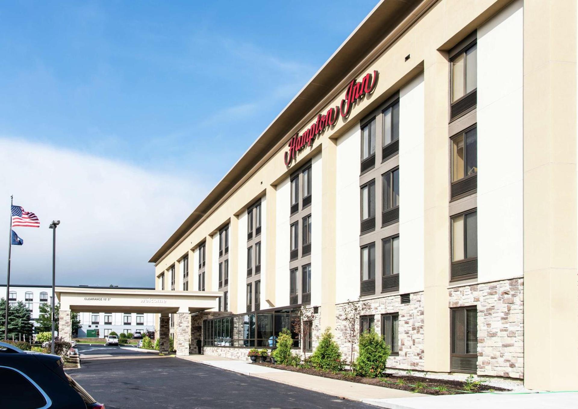 Hampton Inn Erie-South photo 3