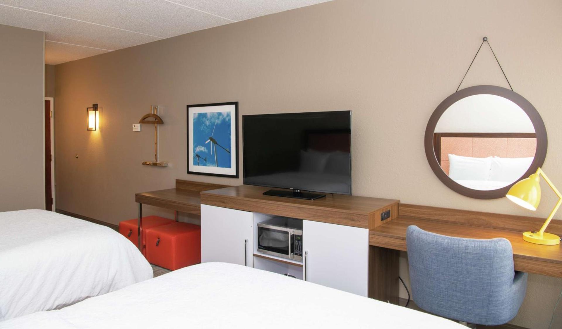 Hampton Inn Erie-South photo 14