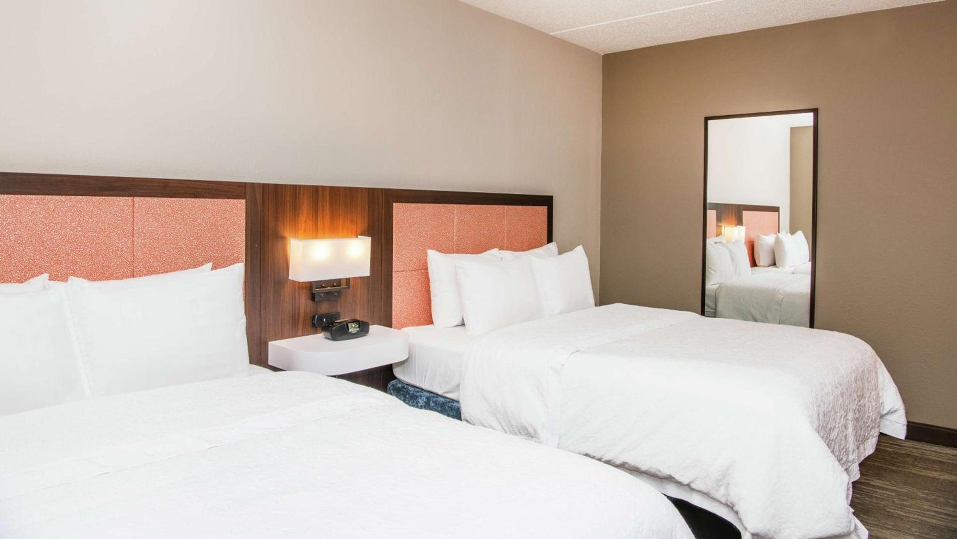 Hampton Inn Erie-South photo 13