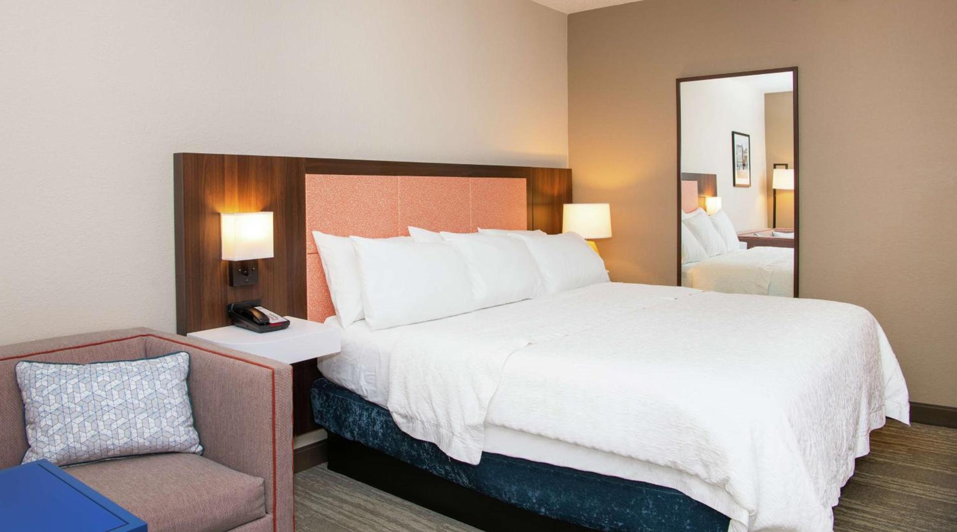 Hampton Inn Erie-South photo 16