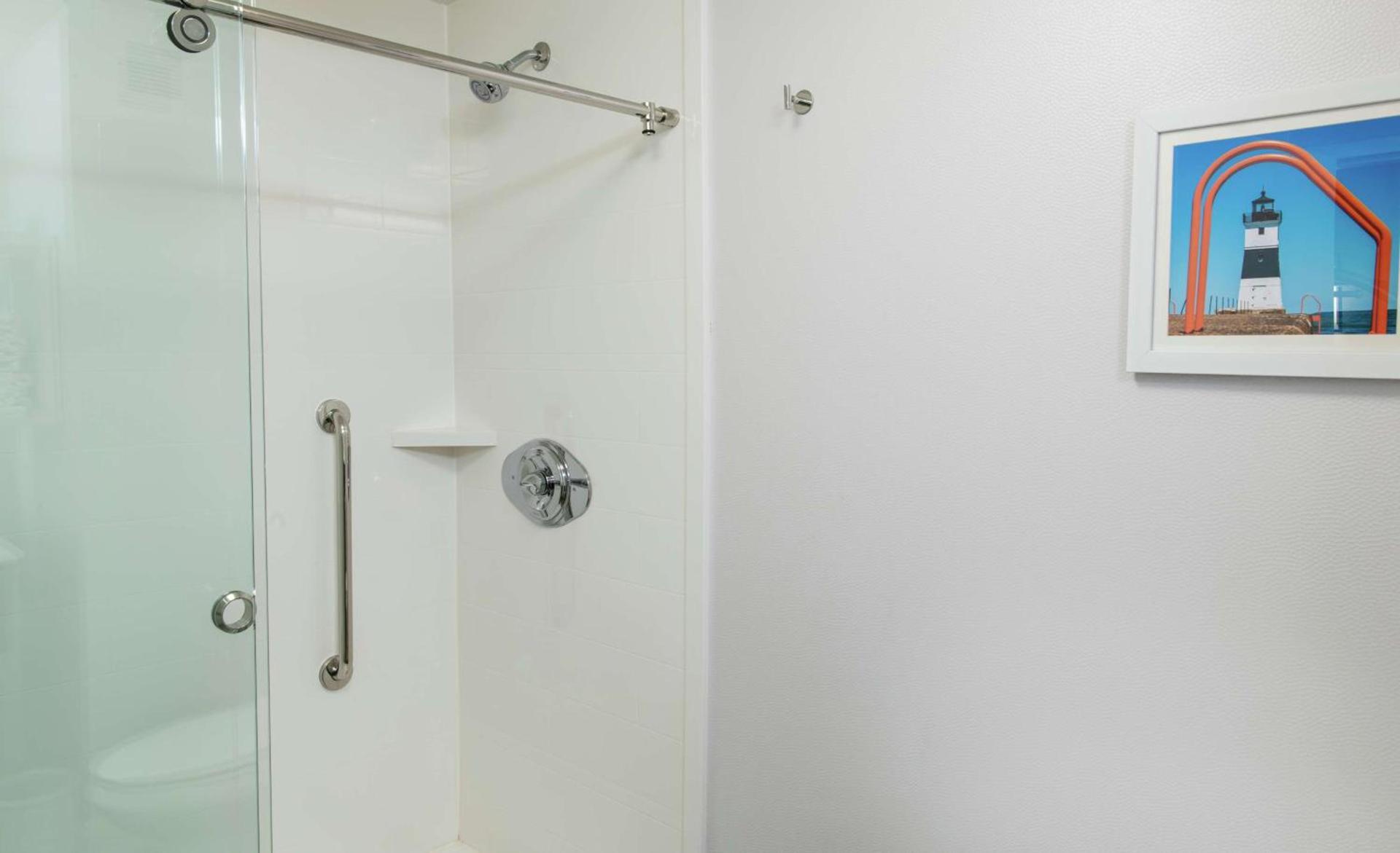 Hampton Inn Erie-South photo 20