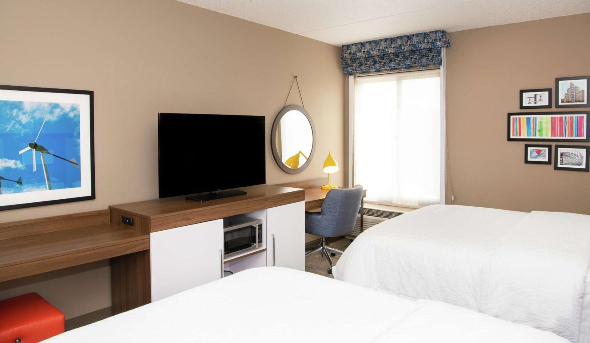 Hampton Inn Erie-South photo 24