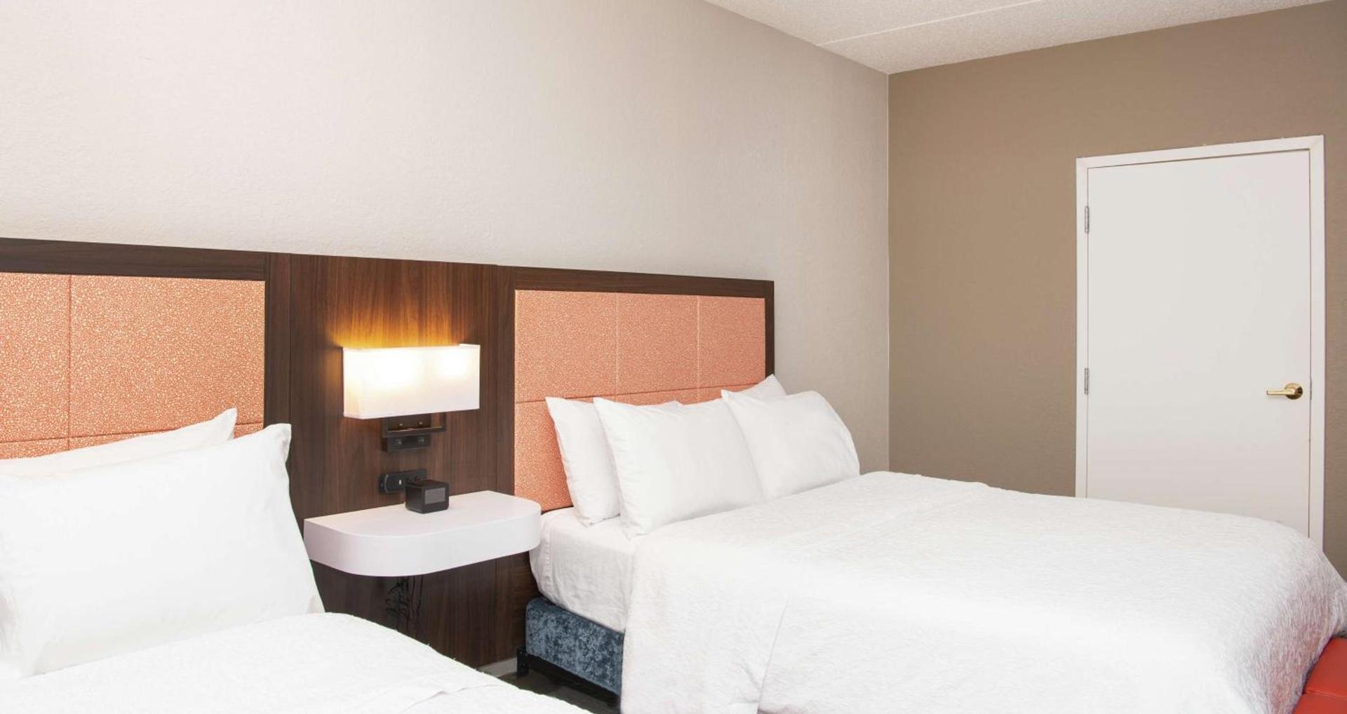 Hampton Inn Erie-South photo 26