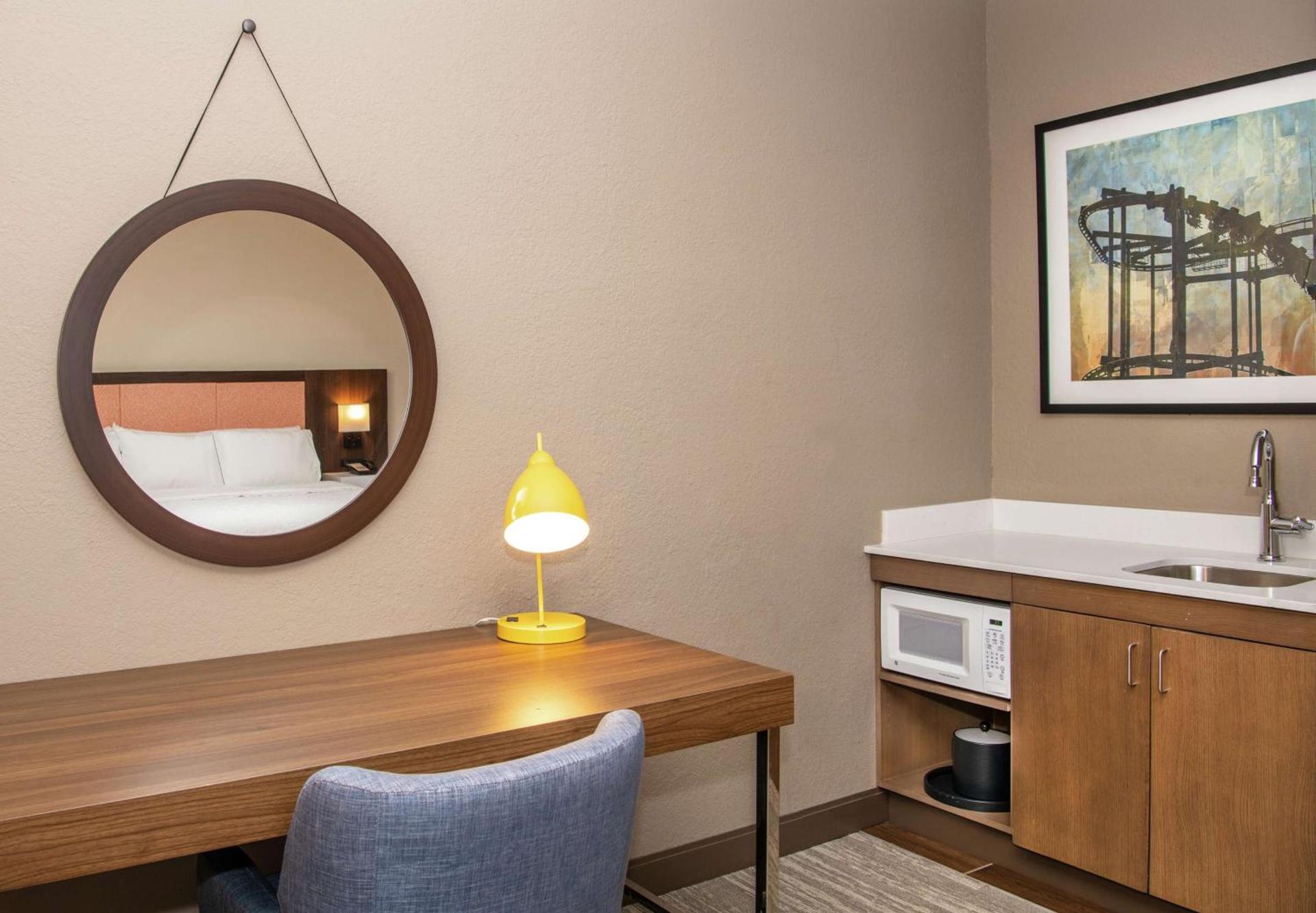 Hampton Inn Erie-South photo 30