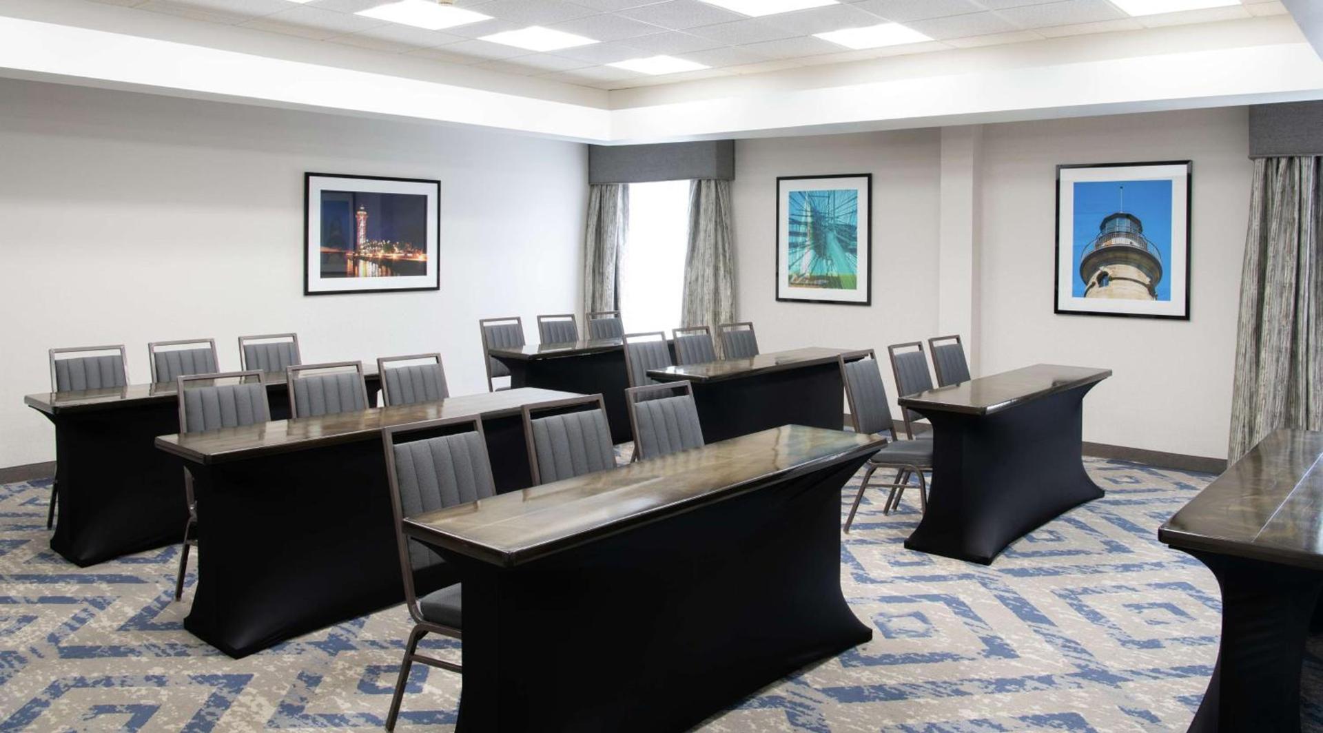 Hampton Inn Erie-South photo 34