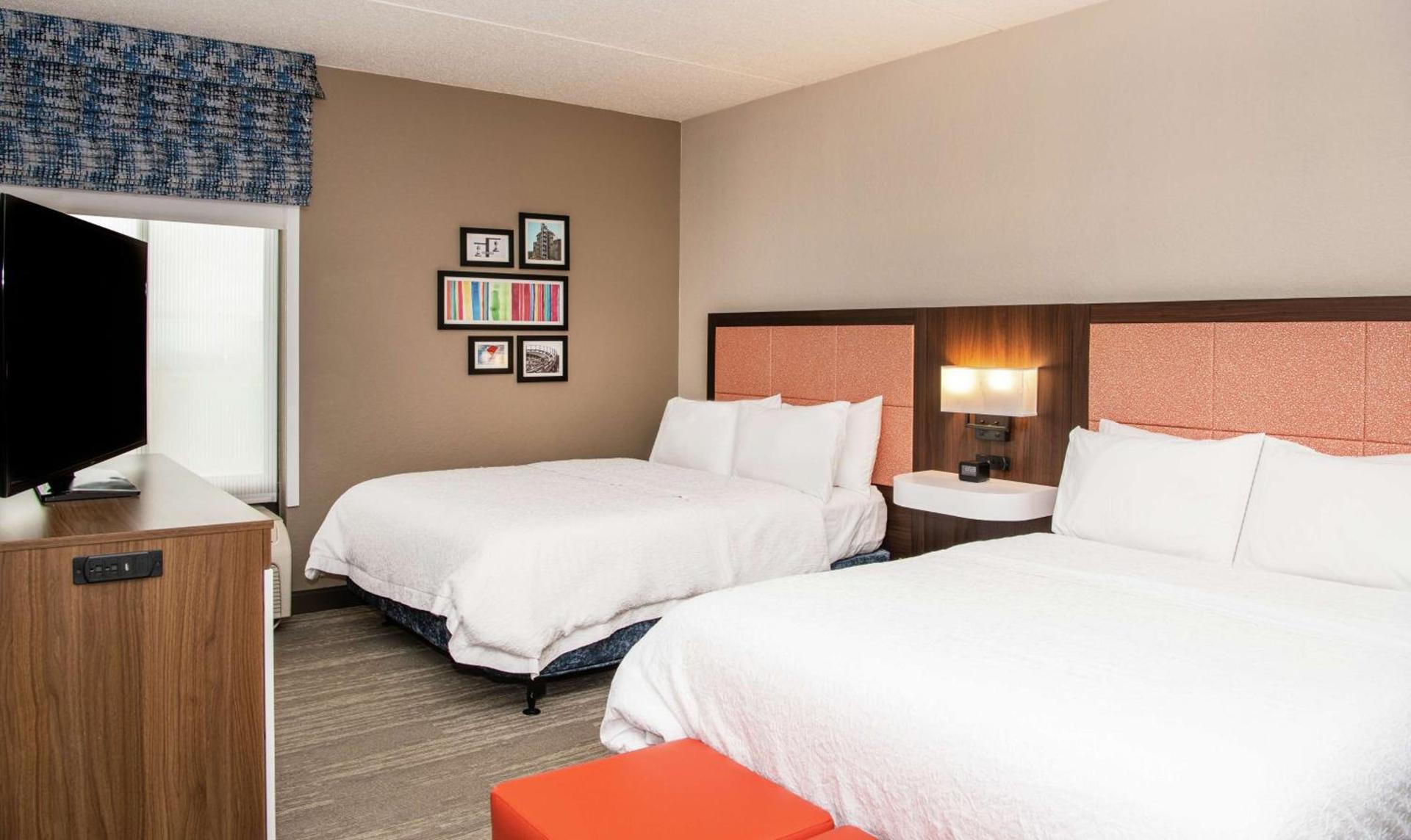 Hampton Inn Erie-South photo 39
