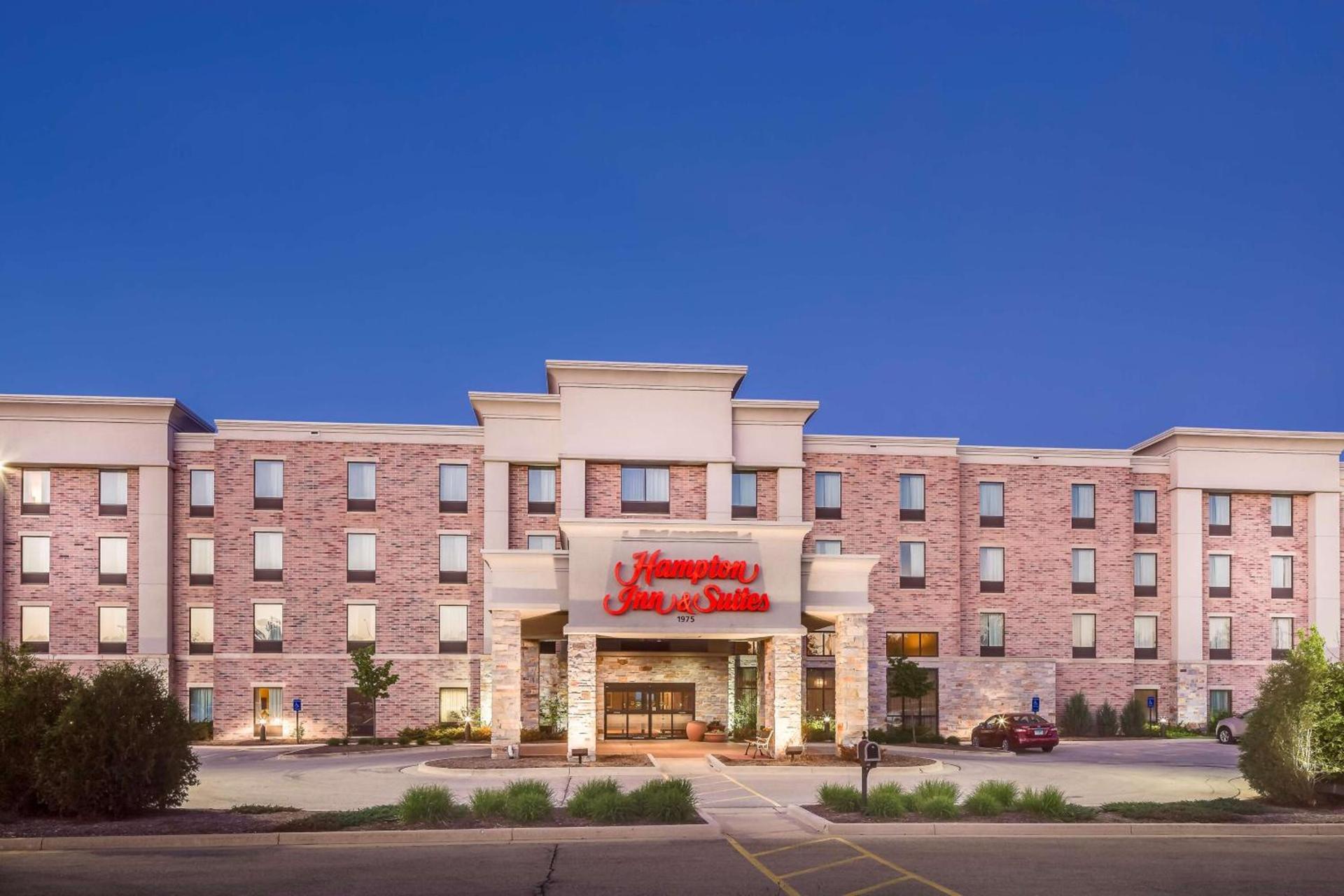Hampton Inn & Suites West Bend photo 2