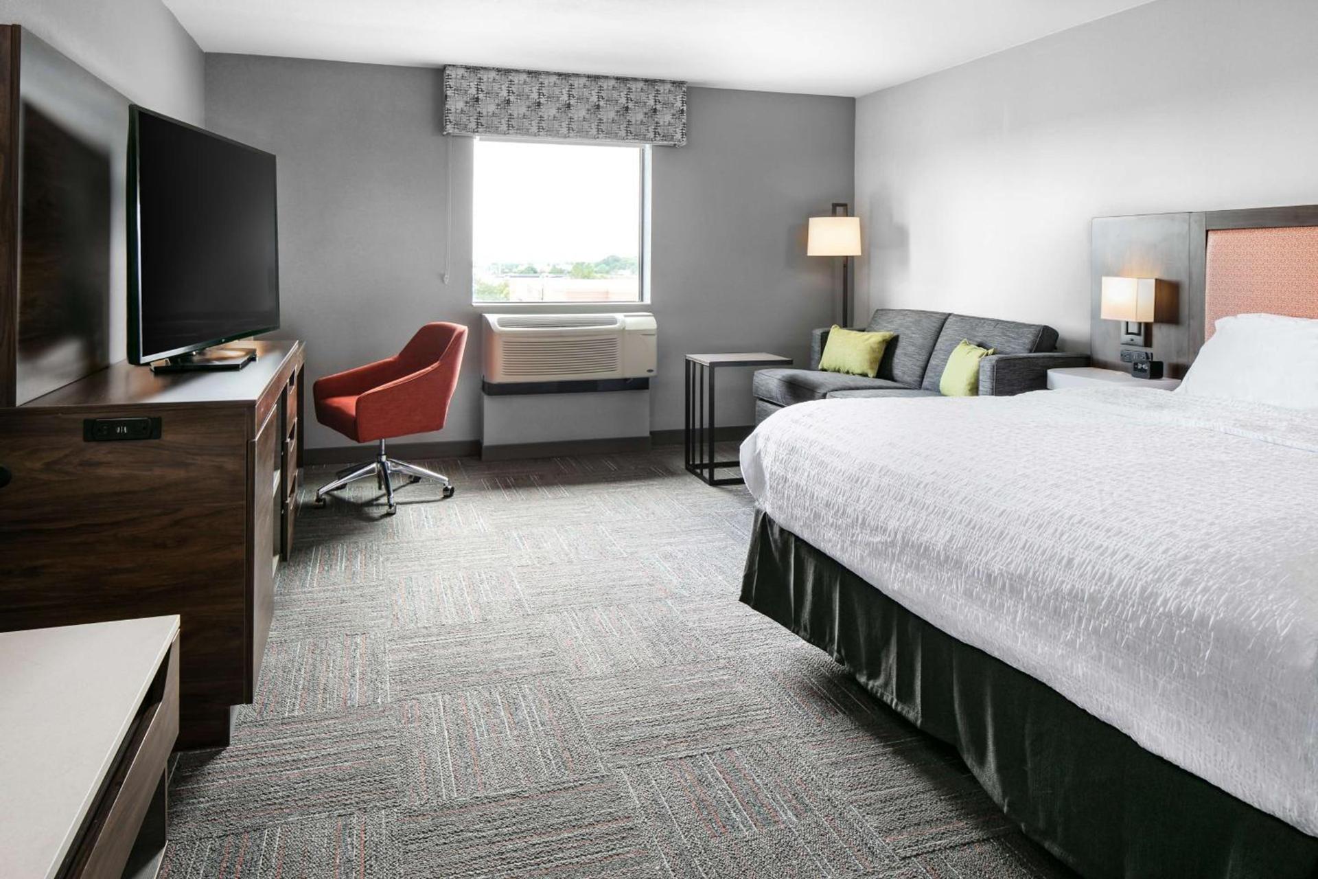 Hampton Inn & Suites West Bend photo 42