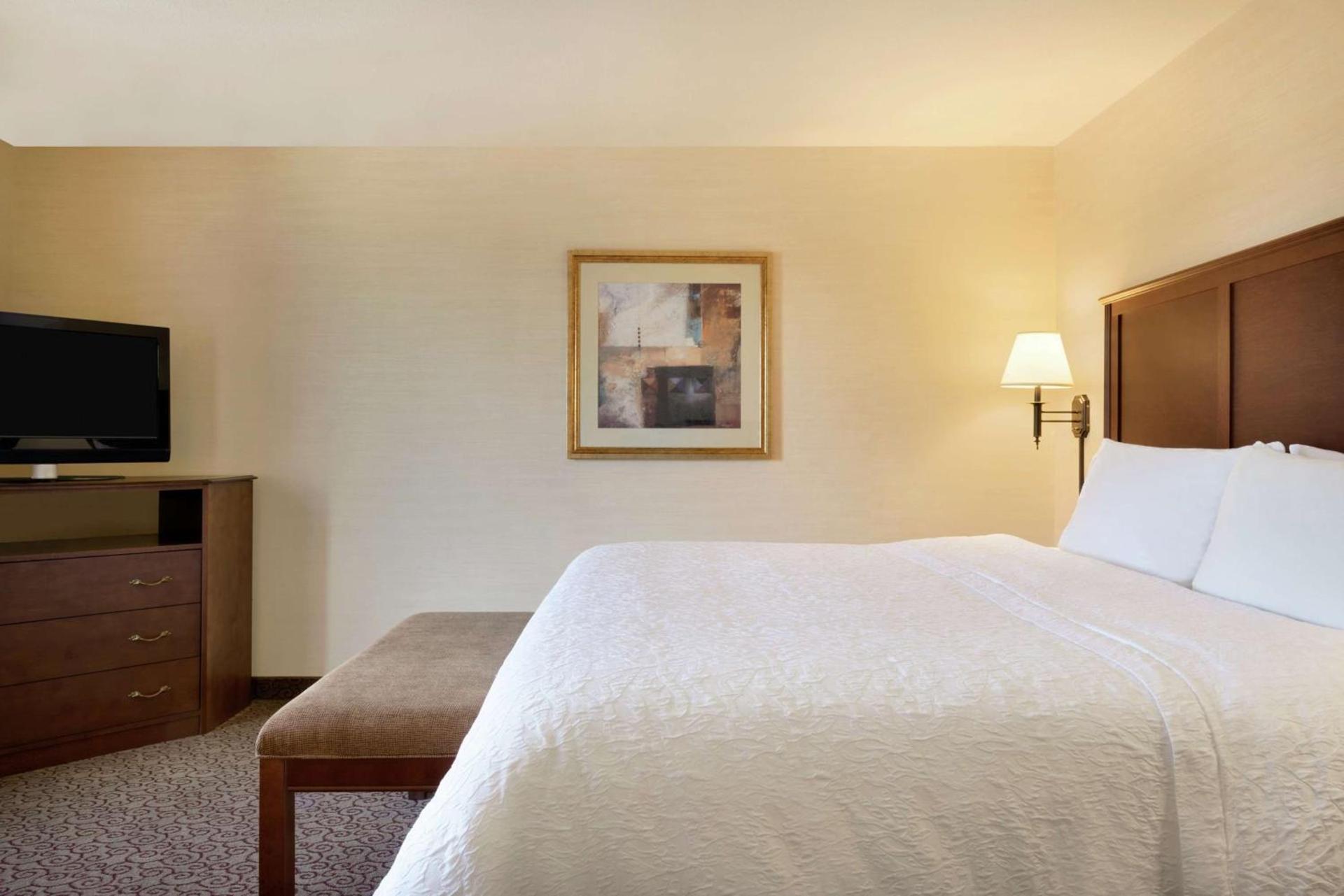 Hampton Inn & Suites West Bend photo 49