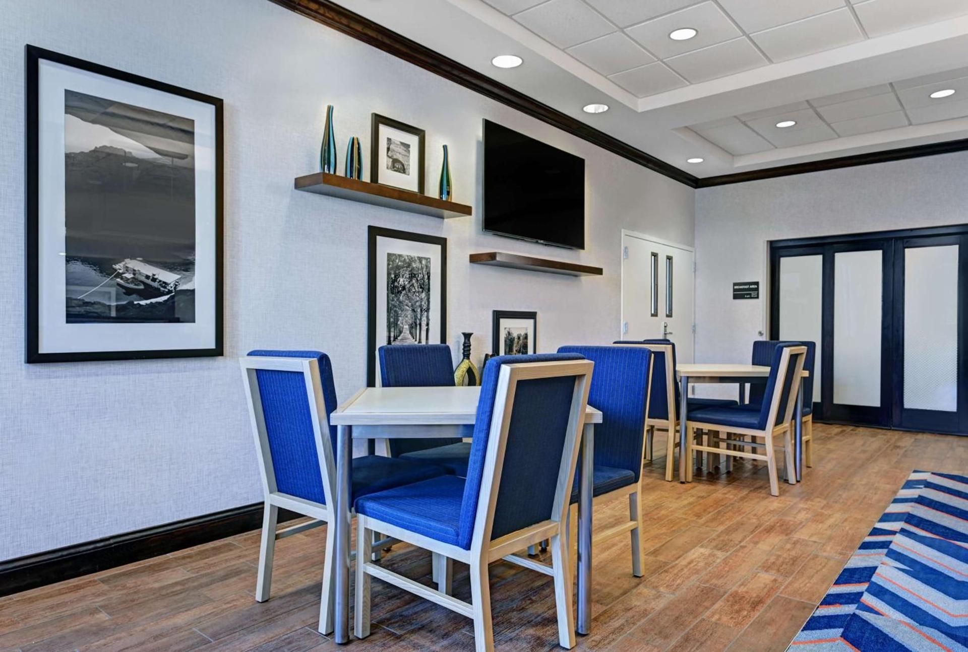 Hampton Inn Farmington photo 6