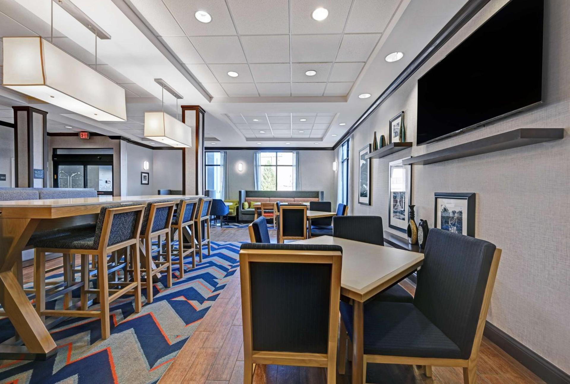 Hampton Inn Farmington photo 7