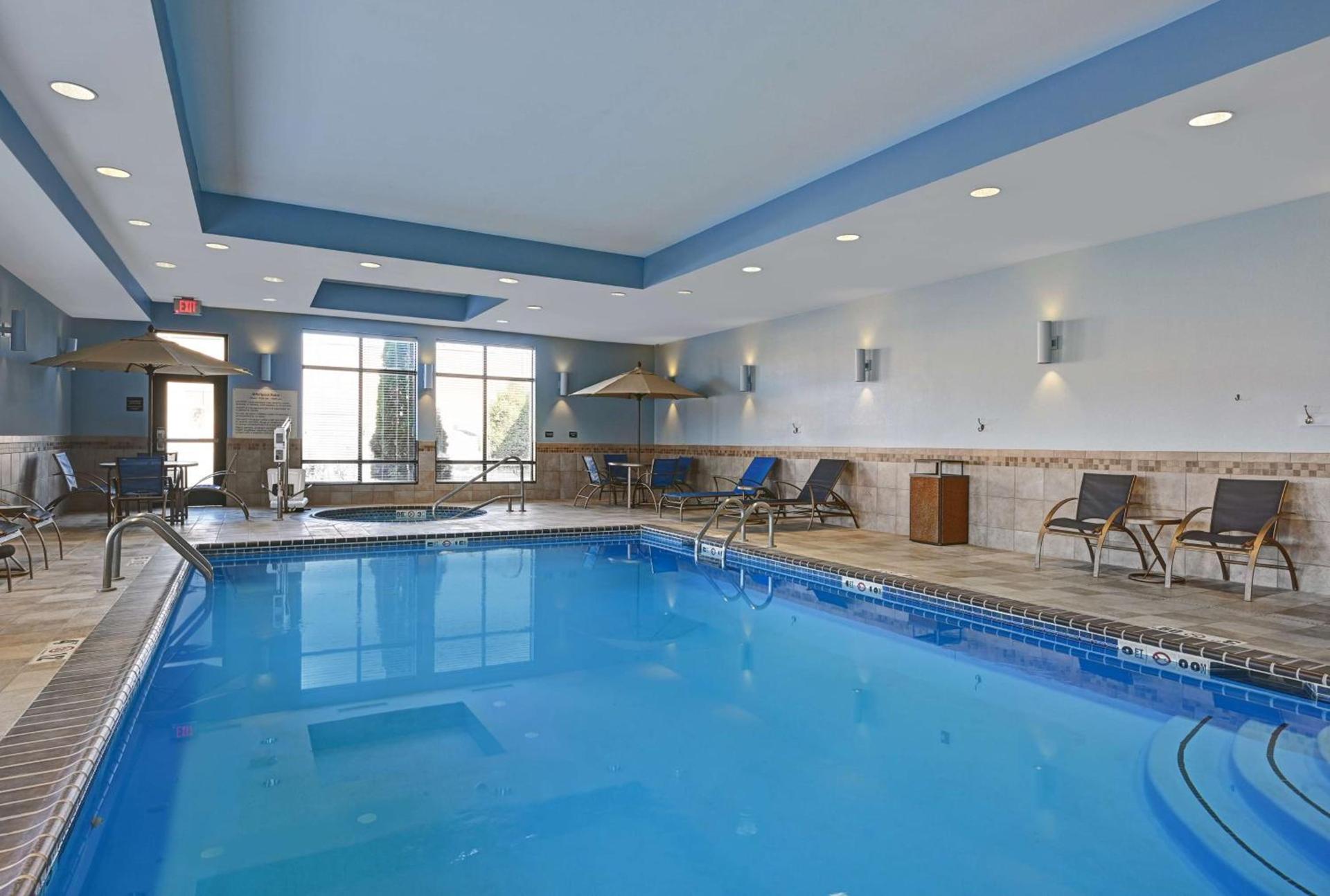 Hampton Inn Farmington photo 9